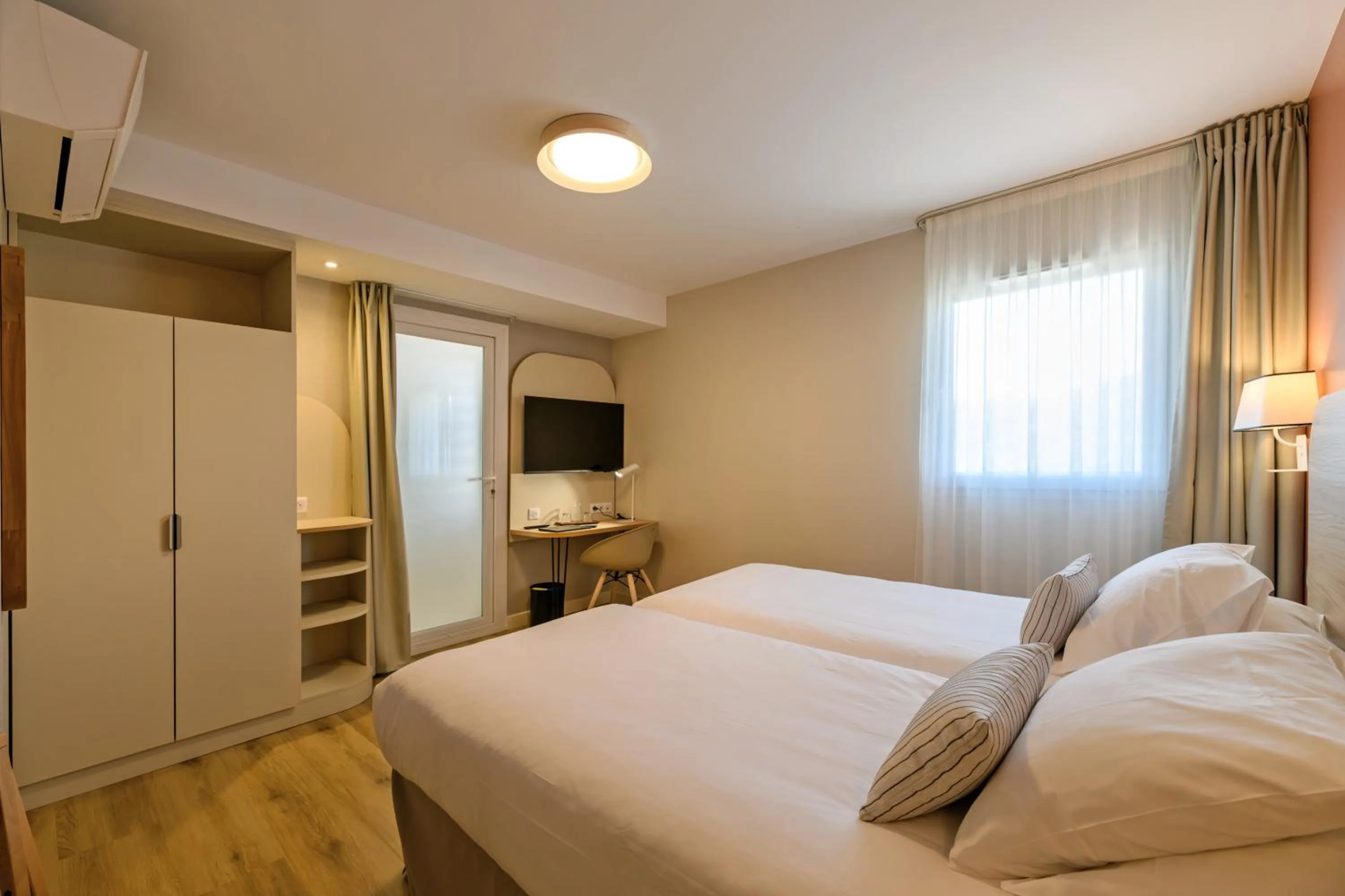 Bed in Residence de Tourisme Ajaccio Amirauté