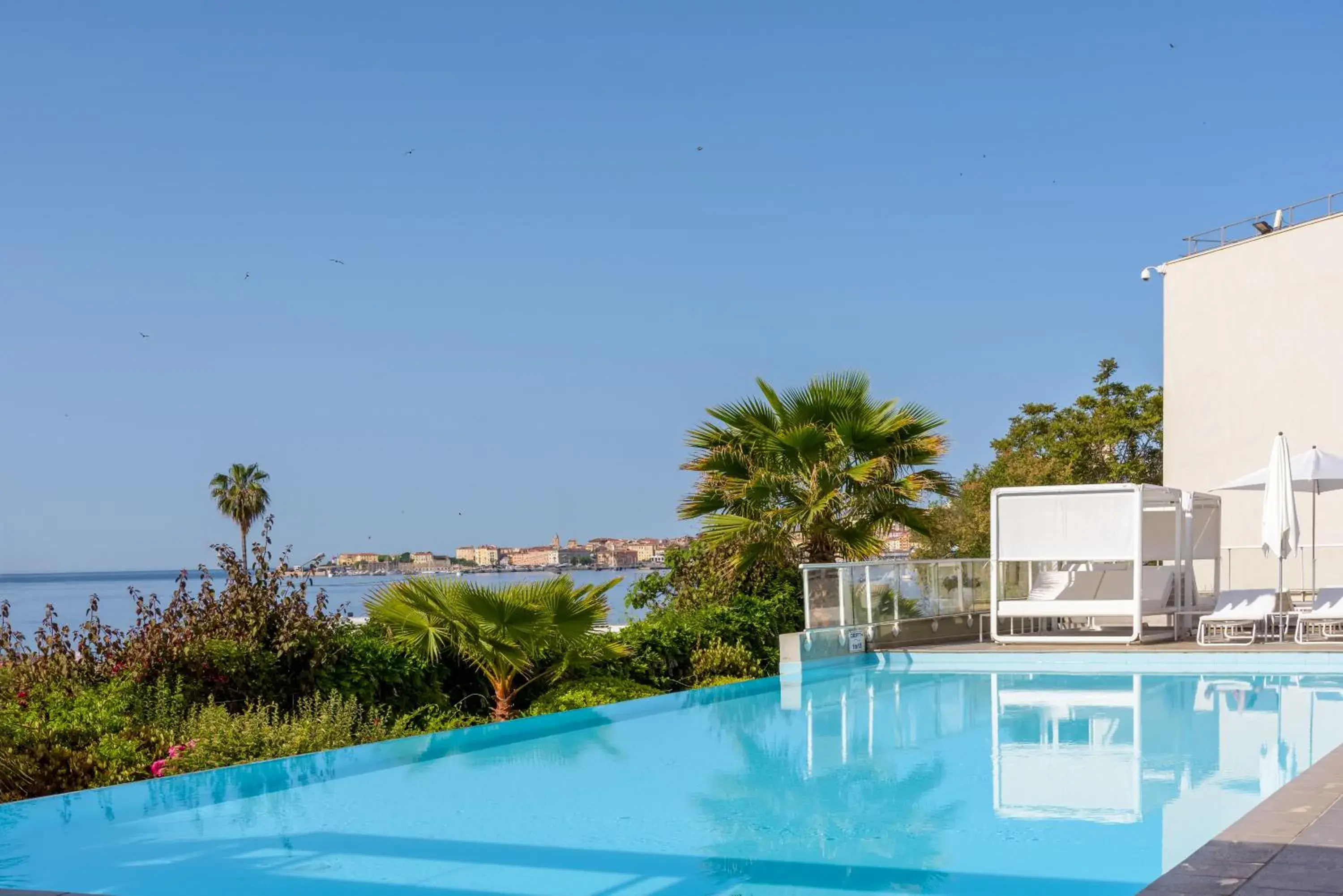 Swimming pool in Residence de Tourisme Ajaccio Amirauté Swimming pool in Residence de Tourisme Ajaccio Amirauté