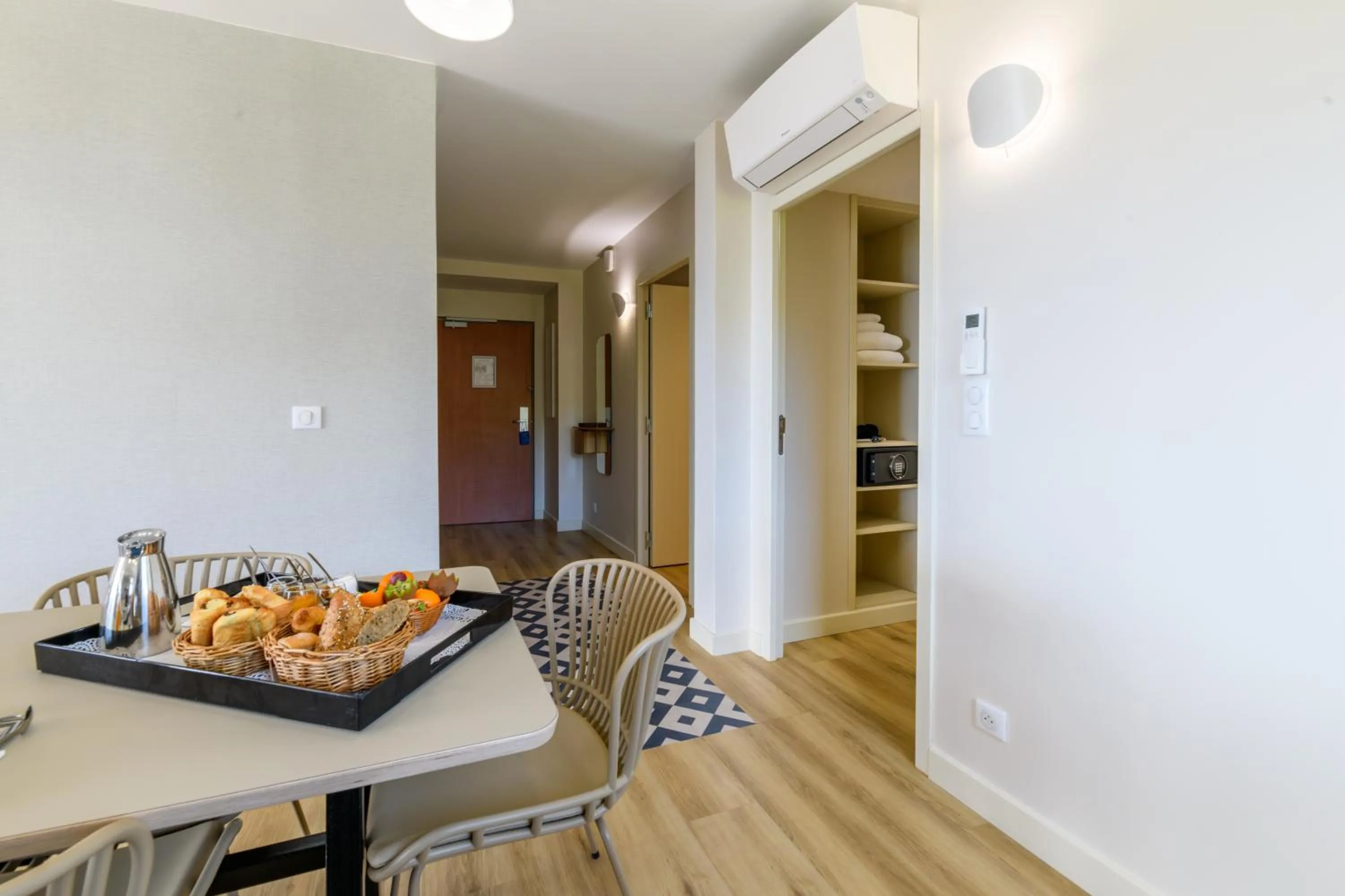 Kitchen or kitchenette in Residence de Tourisme Ajaccio Amirauté