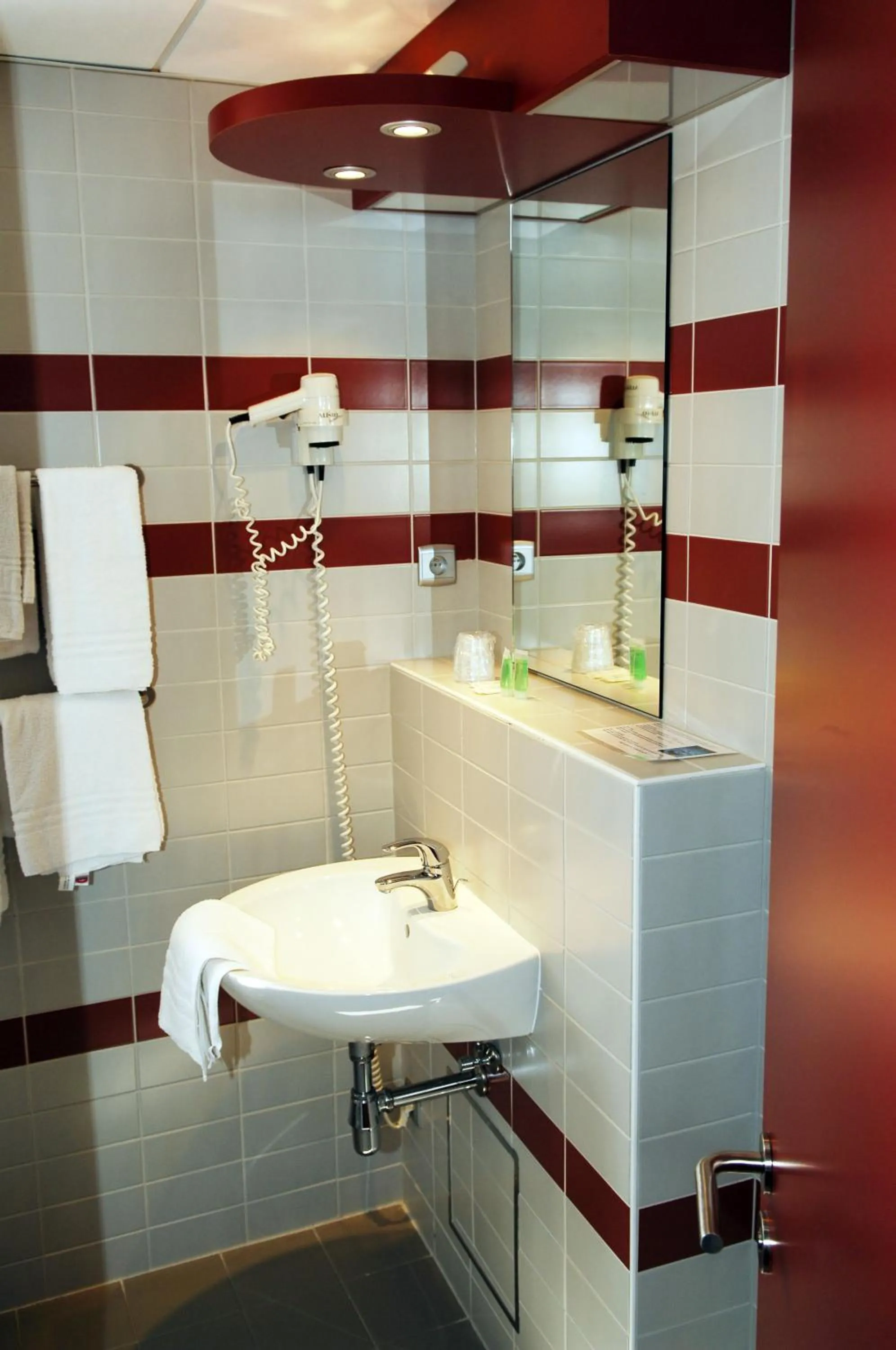 Single Room - single occupancy in Floreal La Roche-en-Ardenne