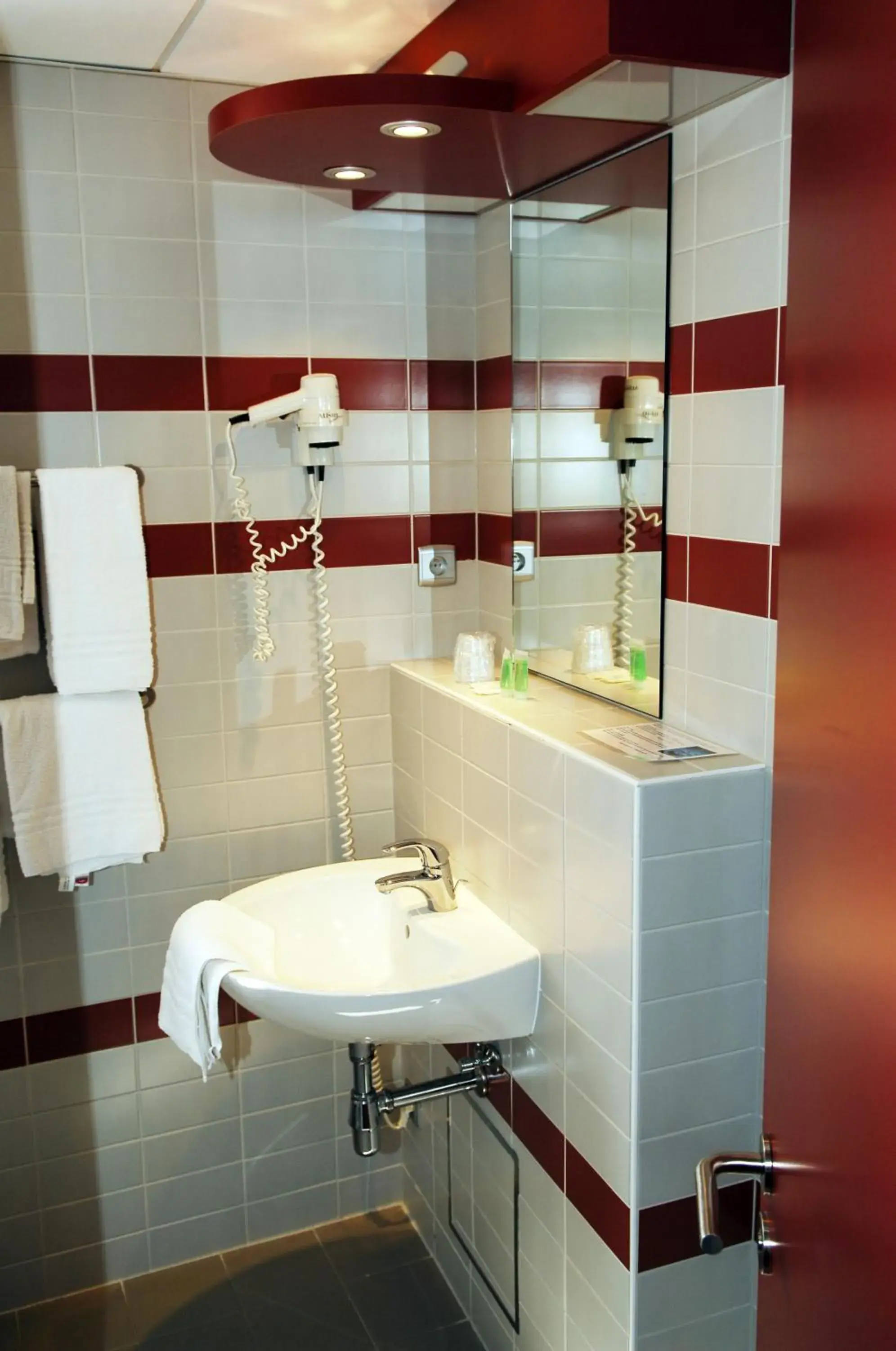 Single Room - single occupancy in Floreal La Roche-en-Ardenne Single Room - single occupancy in Floreal La Roche-en-Ardenne