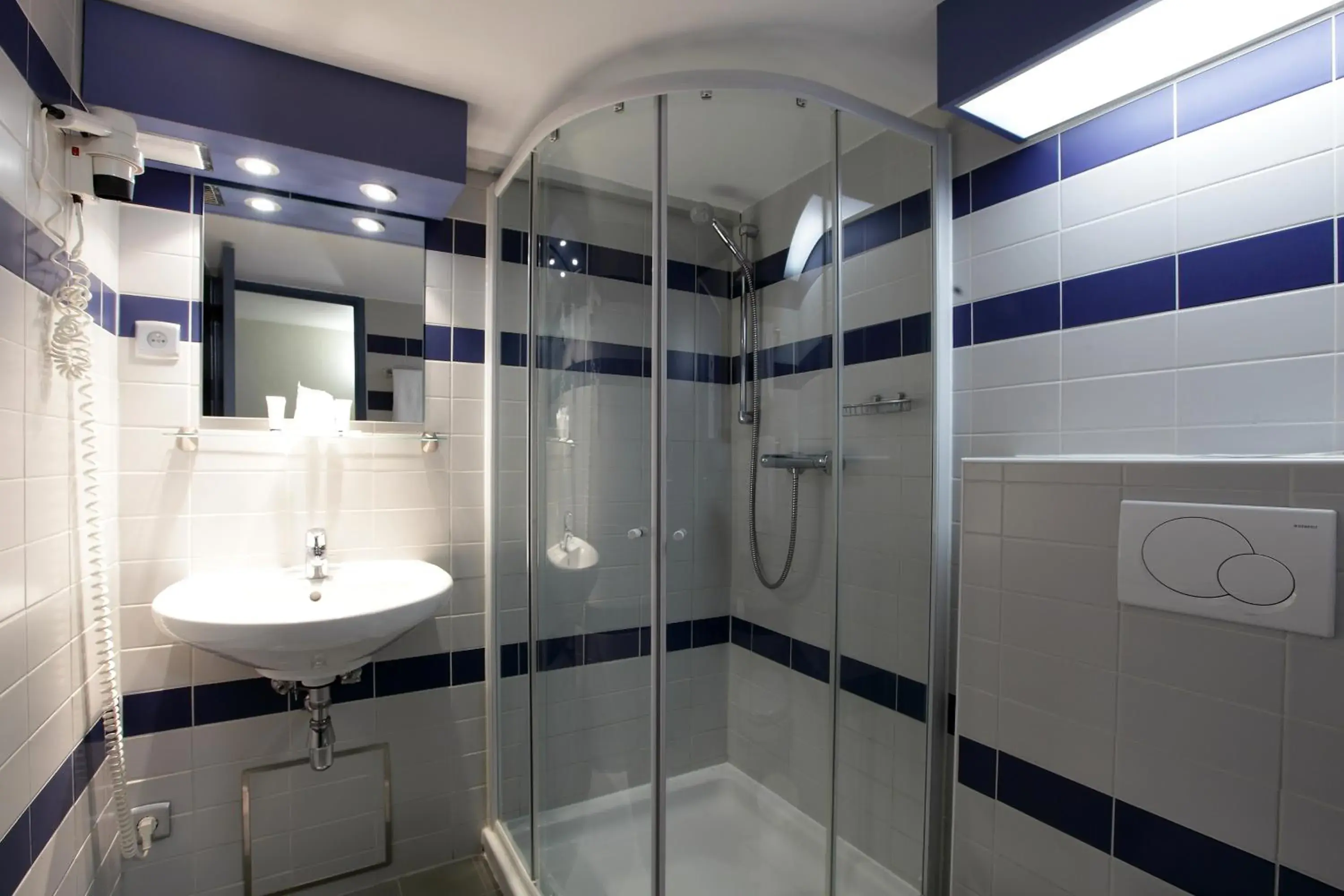 Single Room - single occupancy in Floreal La Roche-en-Ardenne Single Room - single occupancy in Floreal La Roche-en-Ardenne