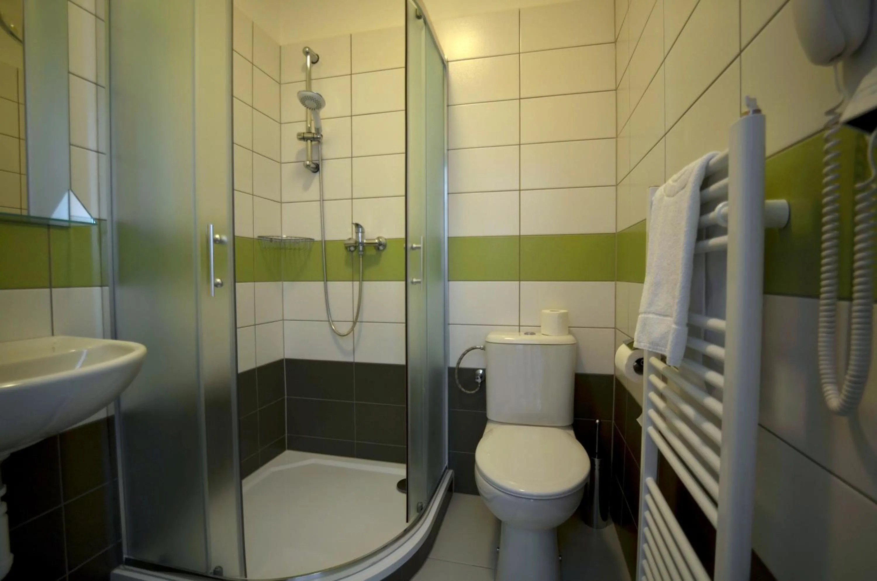 Shower in Hotel Arkáda