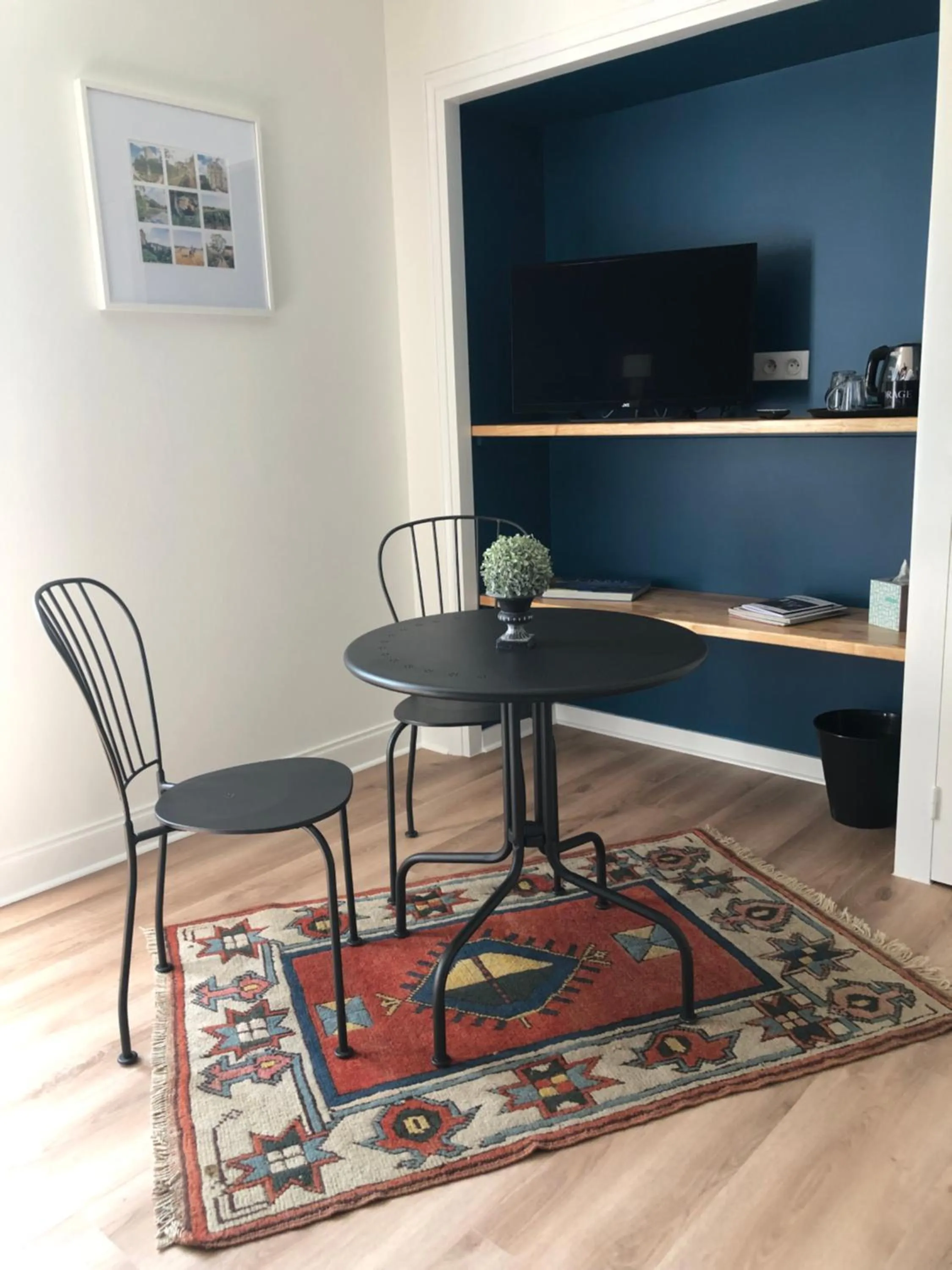 Decorative detail in LA FERME D'AIGUROLLES