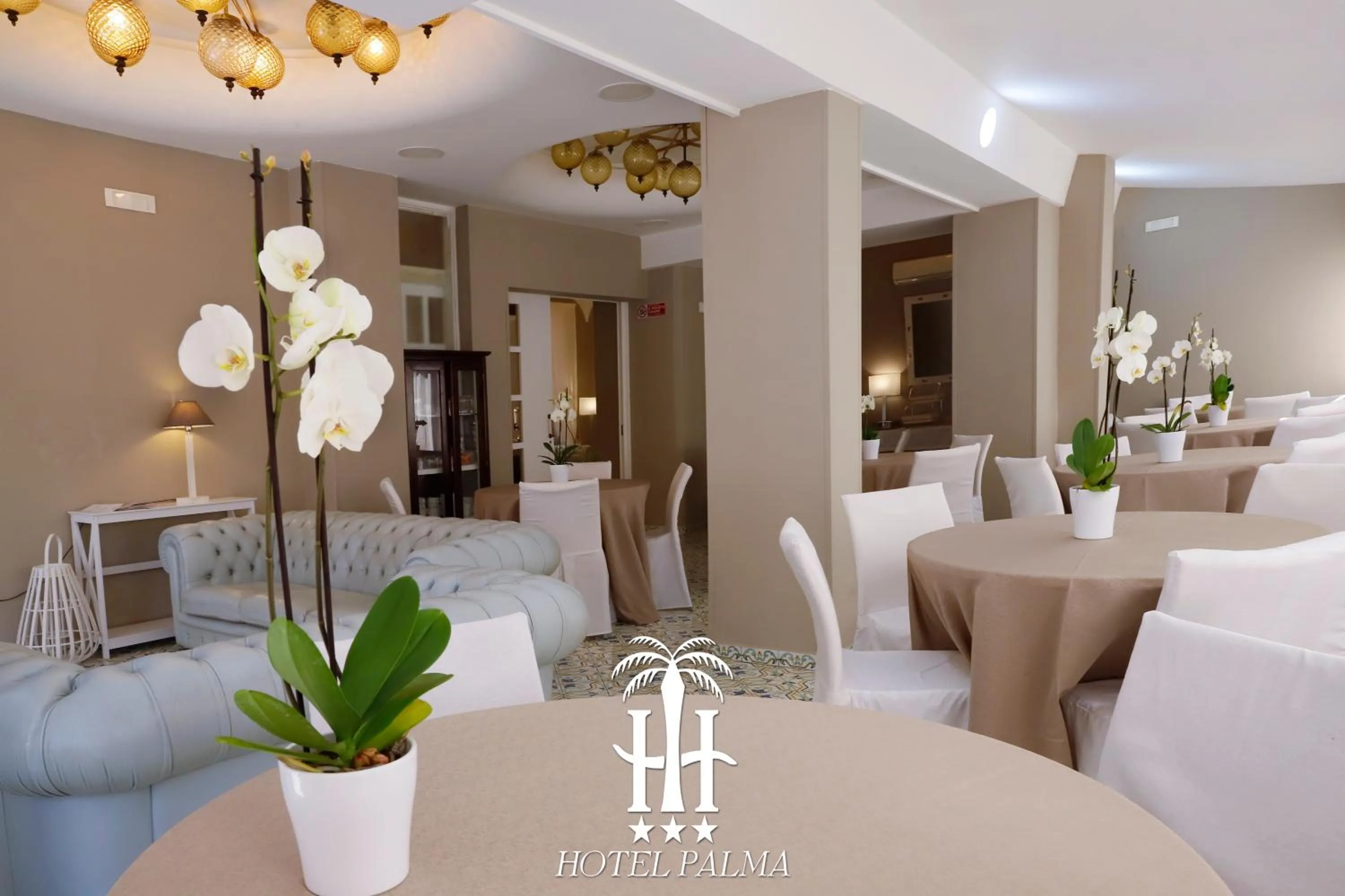 Restaurant/places to eat in Hotel Palma