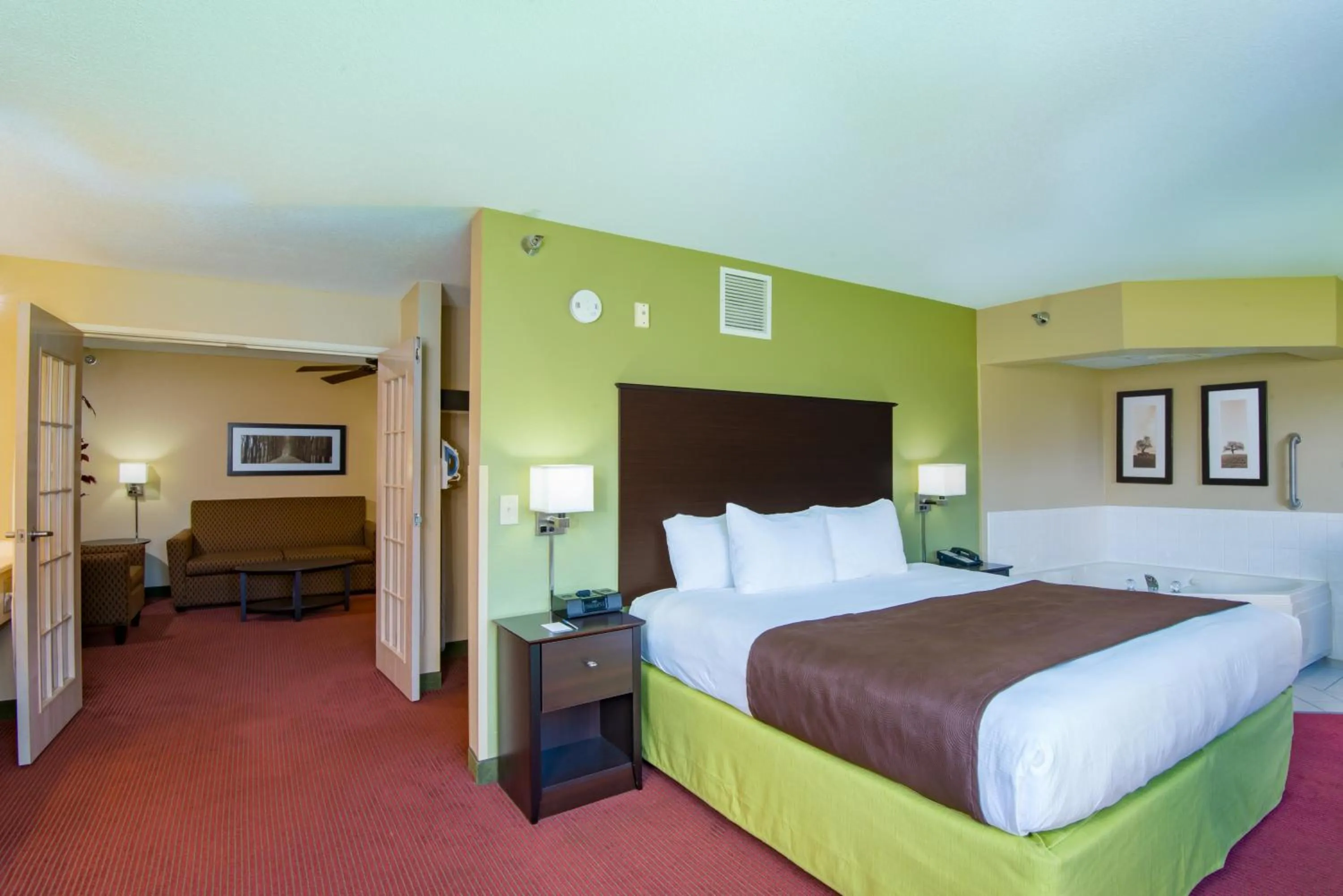 Photo of the whole room, Bed in AmericInn by Wyndham Okoboji