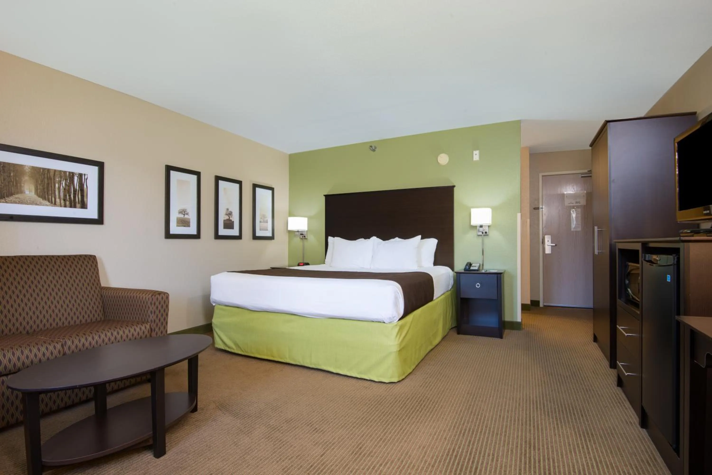 Photo of the whole room, Bed in AmericInn by Wyndham Okoboji