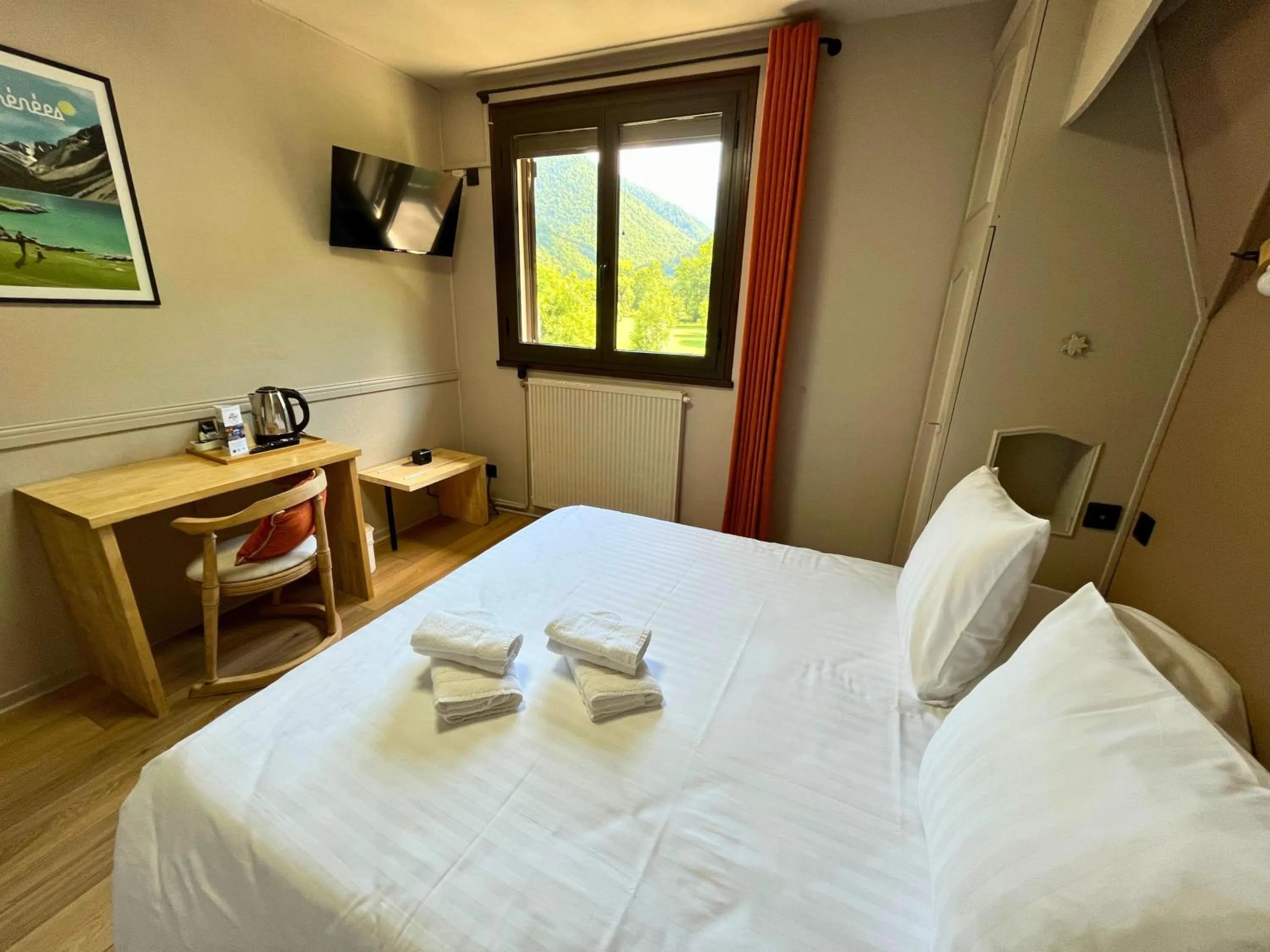 Bed in Hôtel La Rencluse