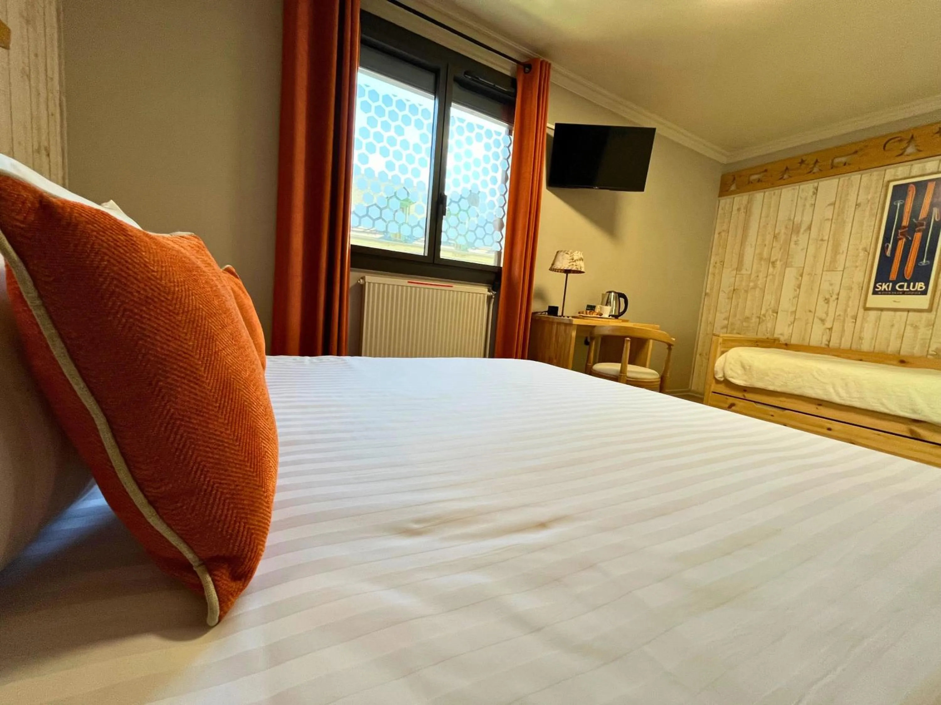 Bed in Hôtel La Rencluse