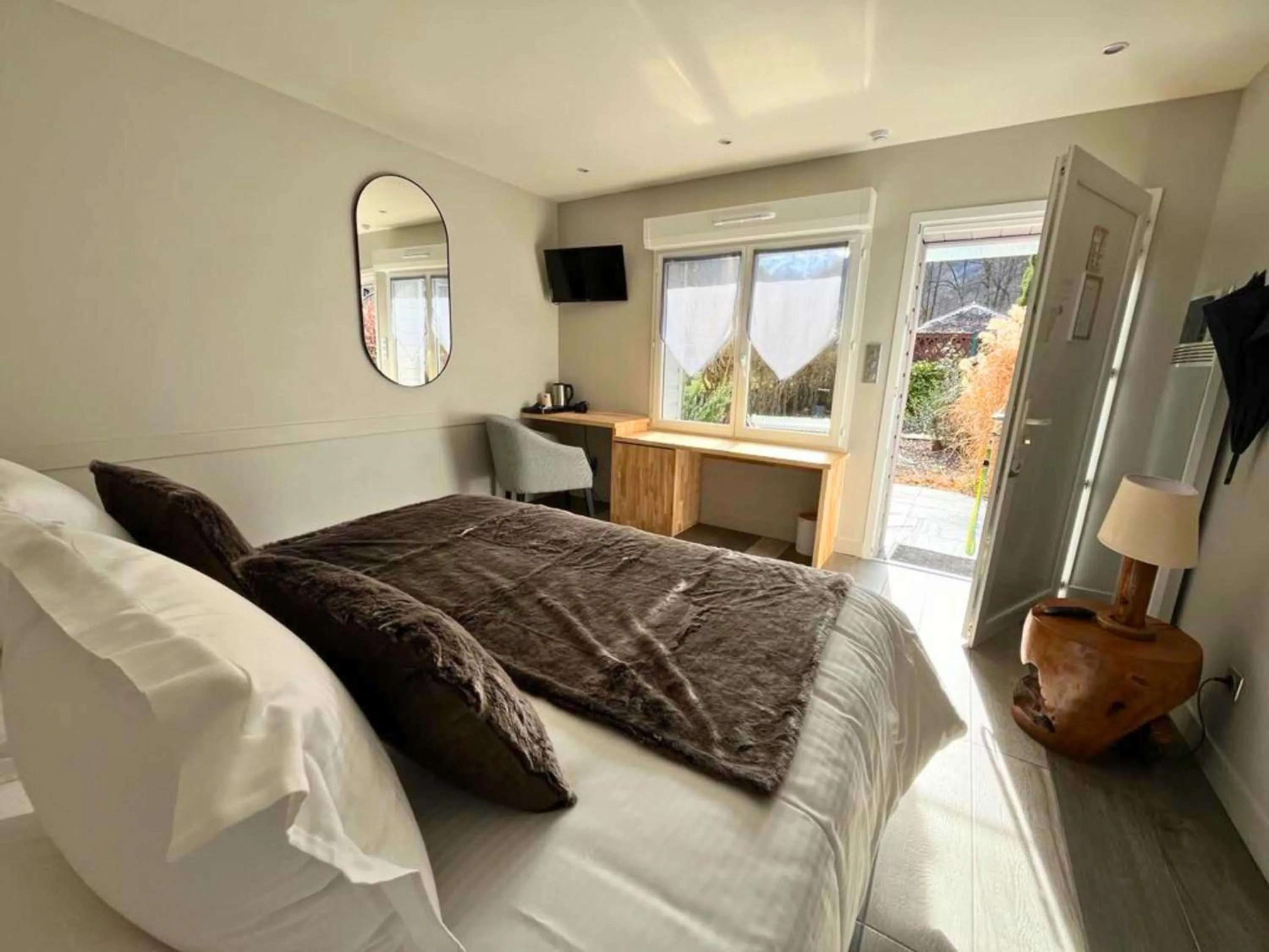 Bed in Hôtel La Rencluse