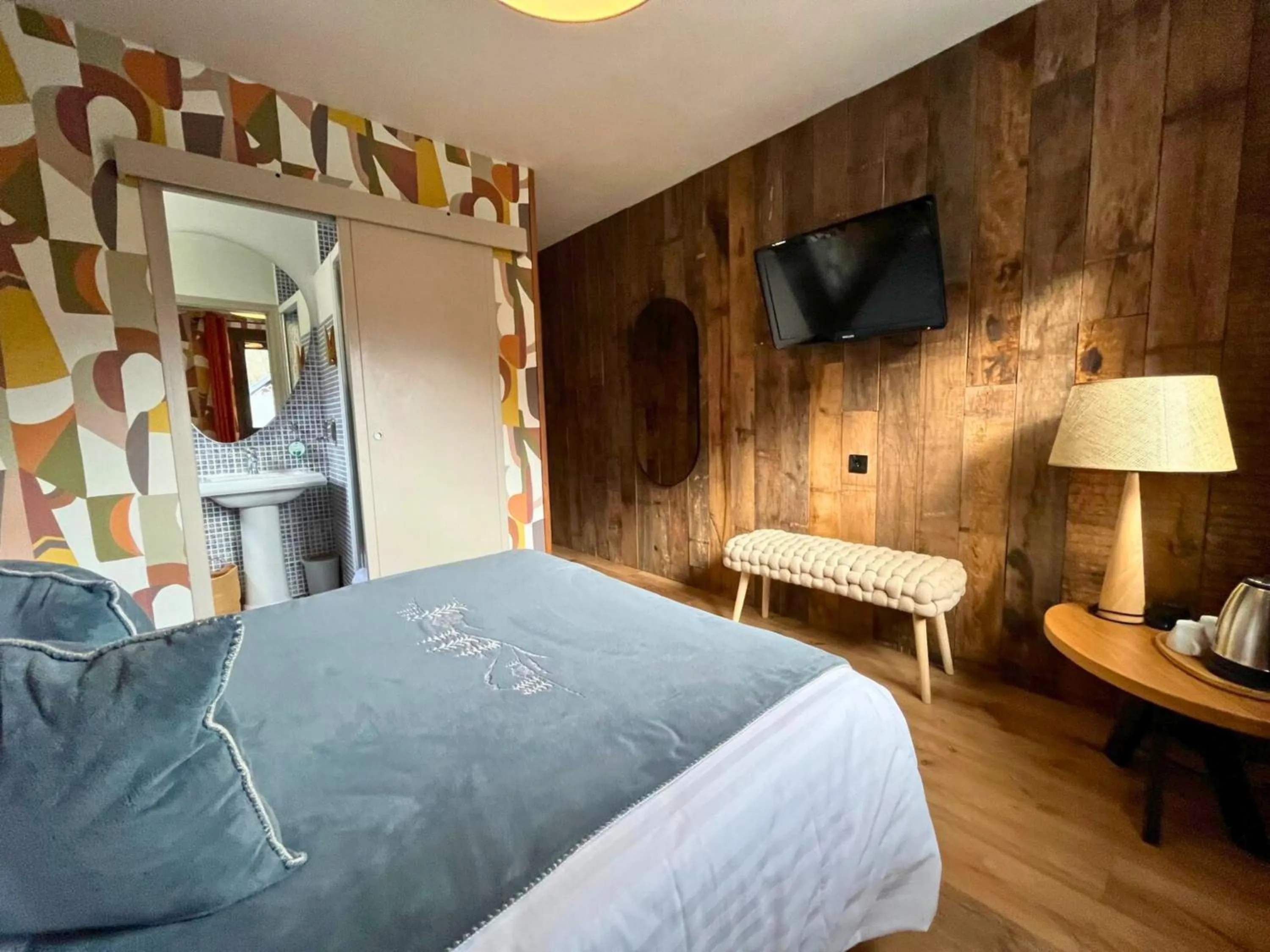 Photo of the whole room, Bed in Hôtel La Rencluse