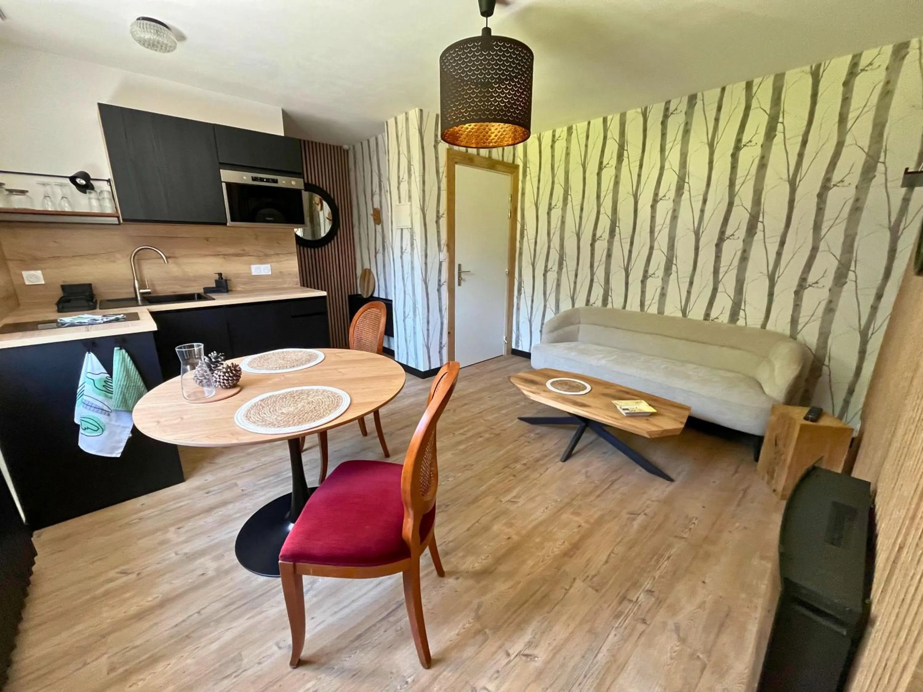 Living room, Bed in Hôtel La Rencluse