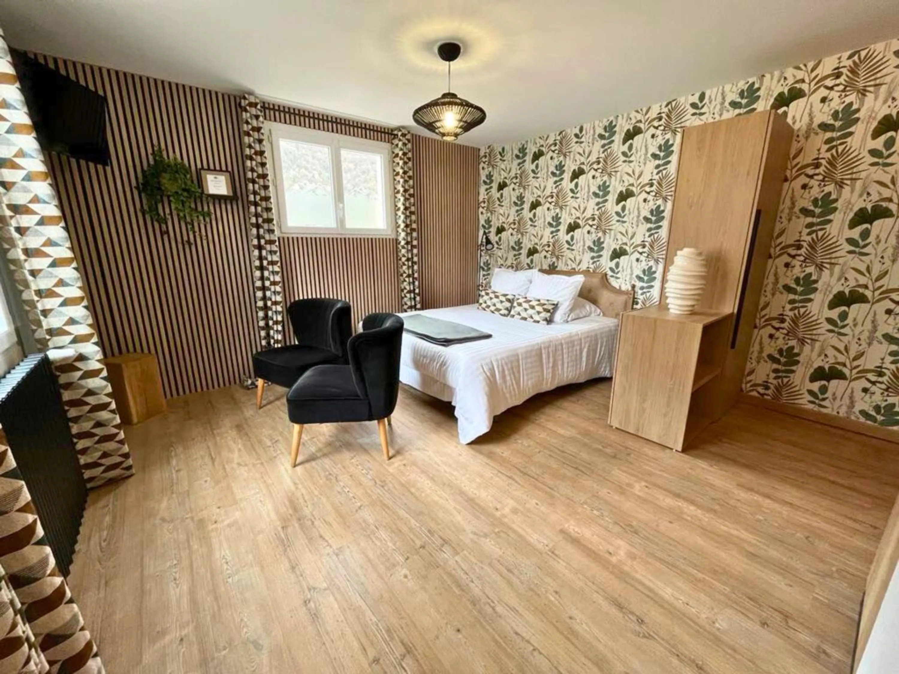 Photo of the whole room, Bed in Hôtel La Rencluse