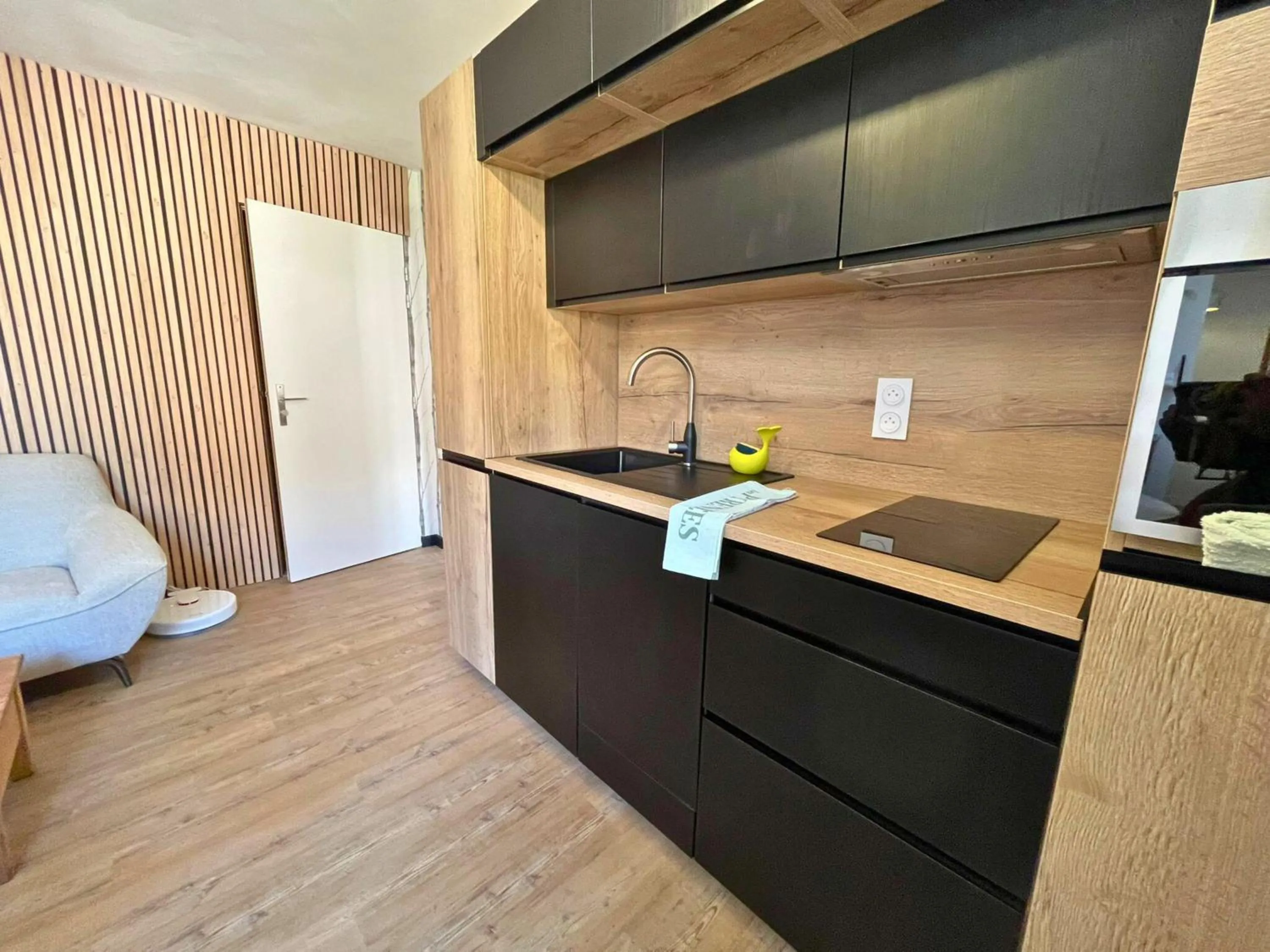 Kitchen or kitchenette in Hôtel La Rencluse