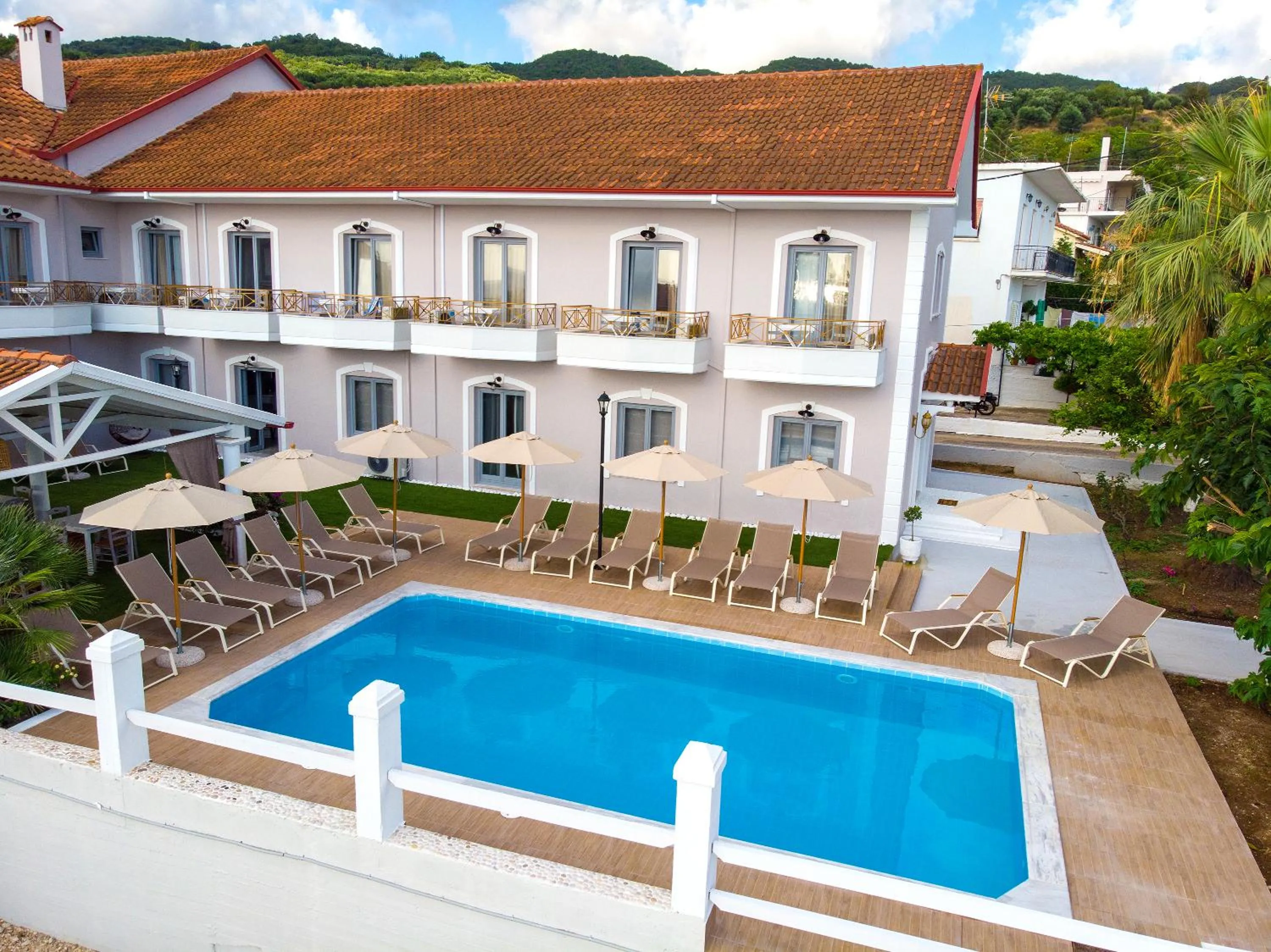Property building in Caretta - Caretta Hotel