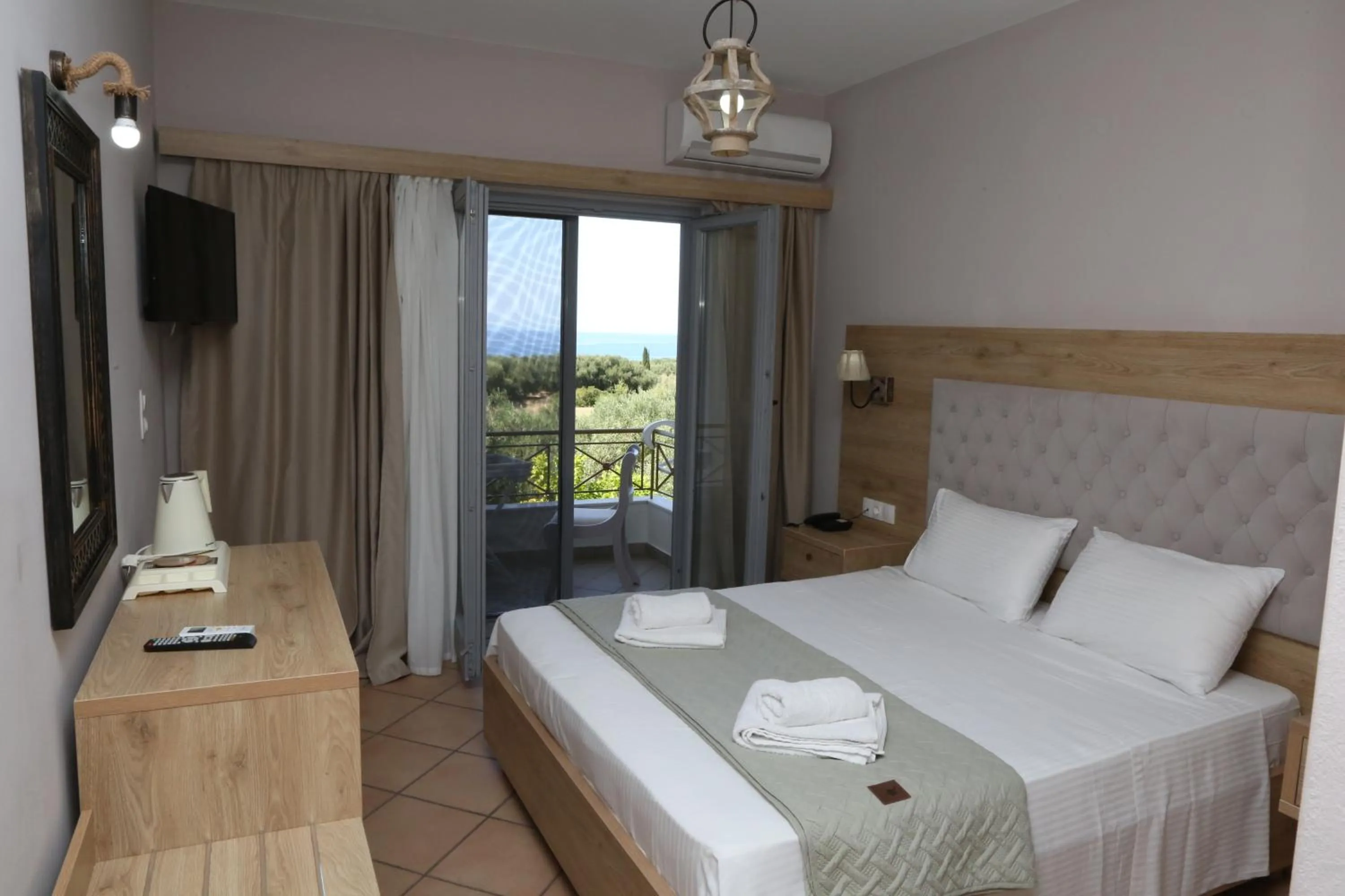 Bed in Caretta - Caretta Hotel