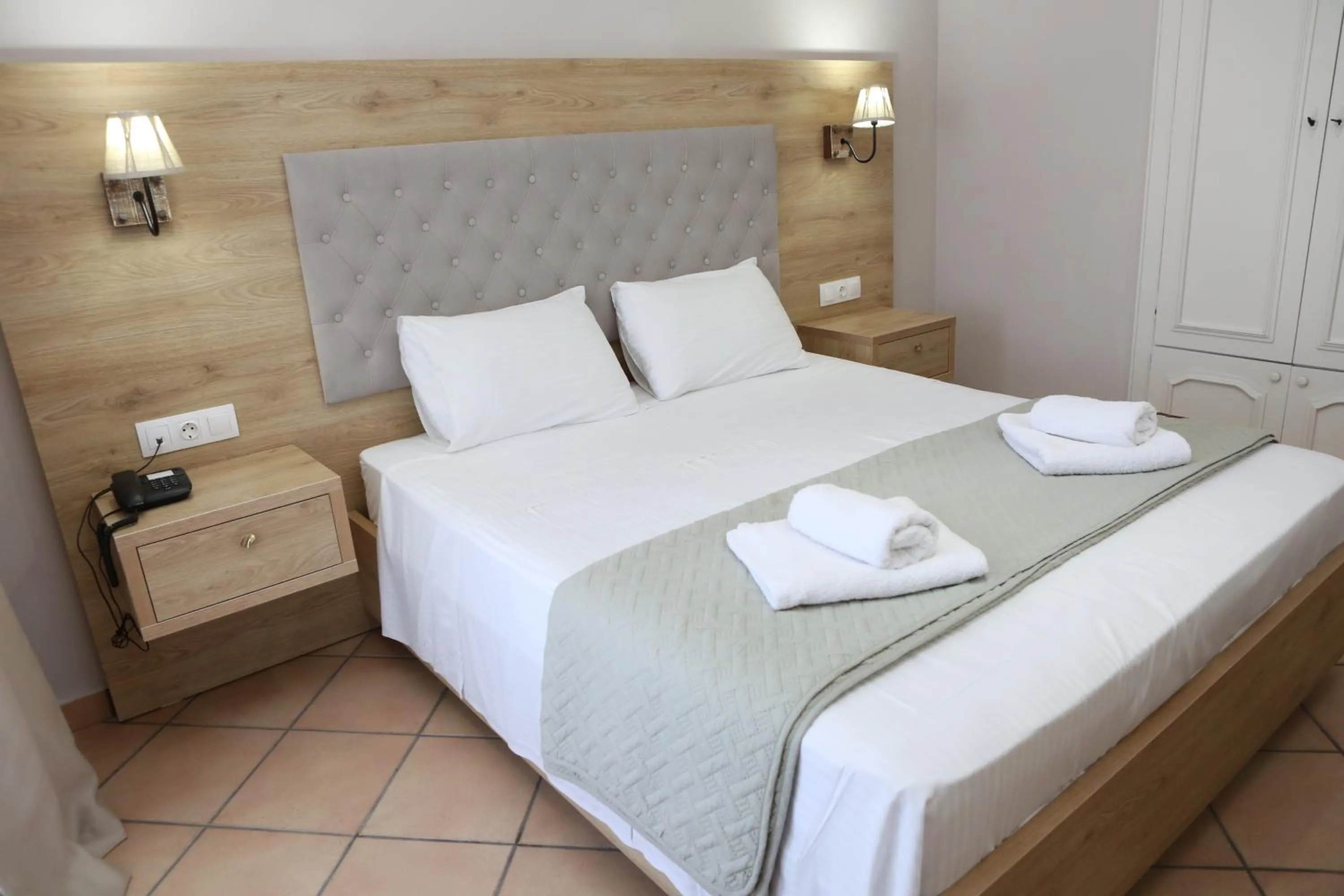 Bed in Caretta - Caretta Hotel