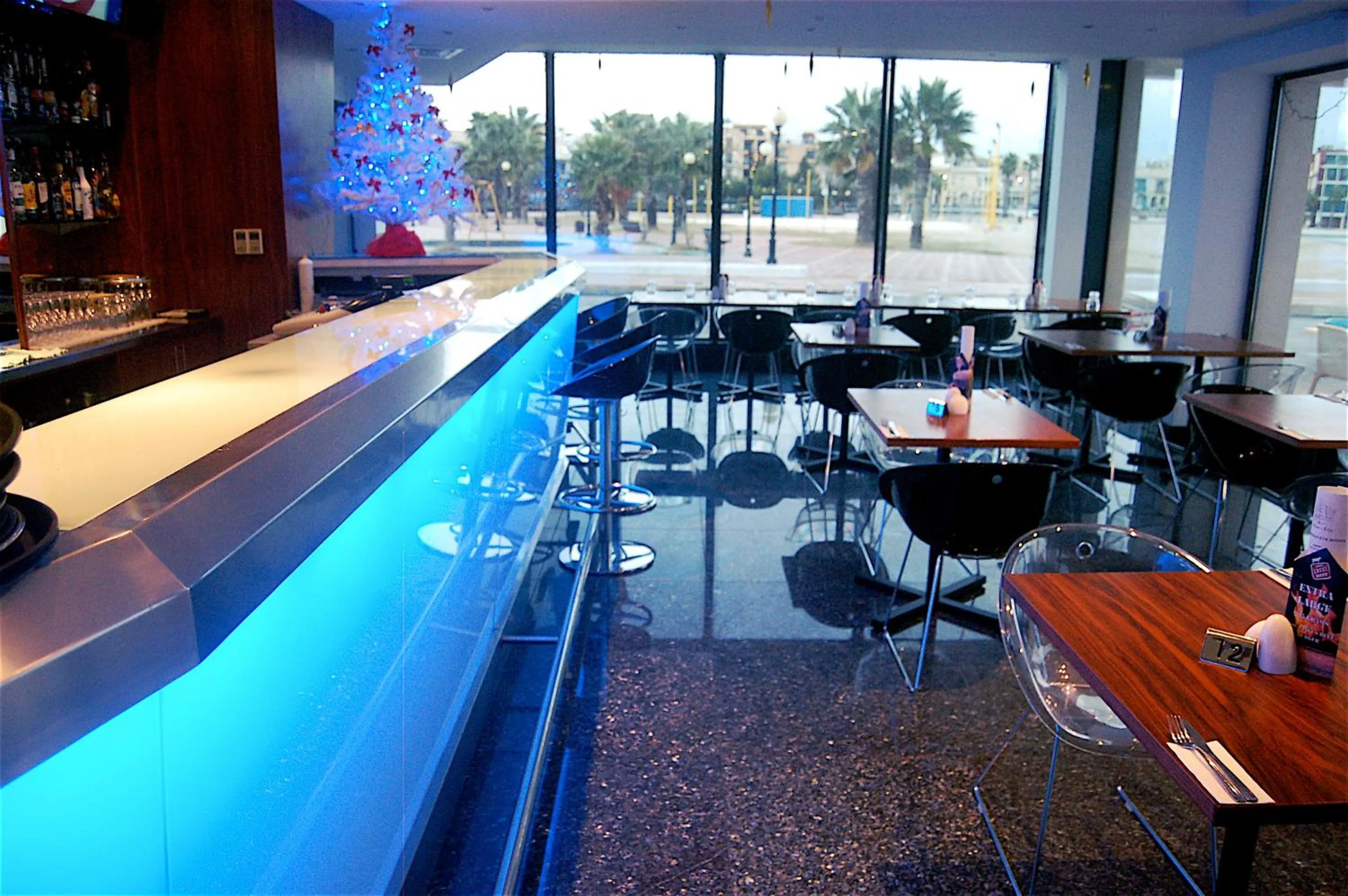 Lounge or bar in Water's Edge Hotel