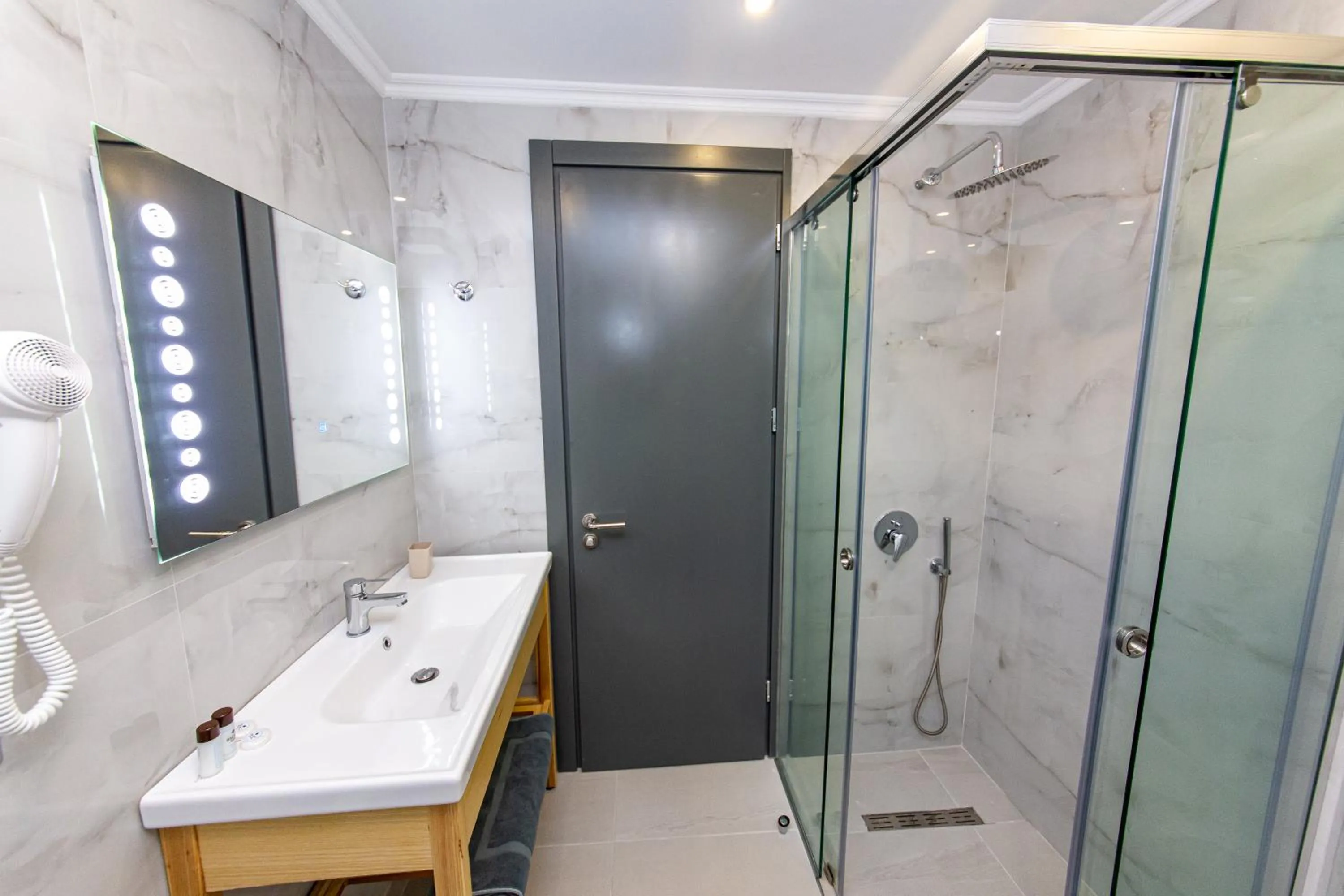 Shower in Delight Hotel