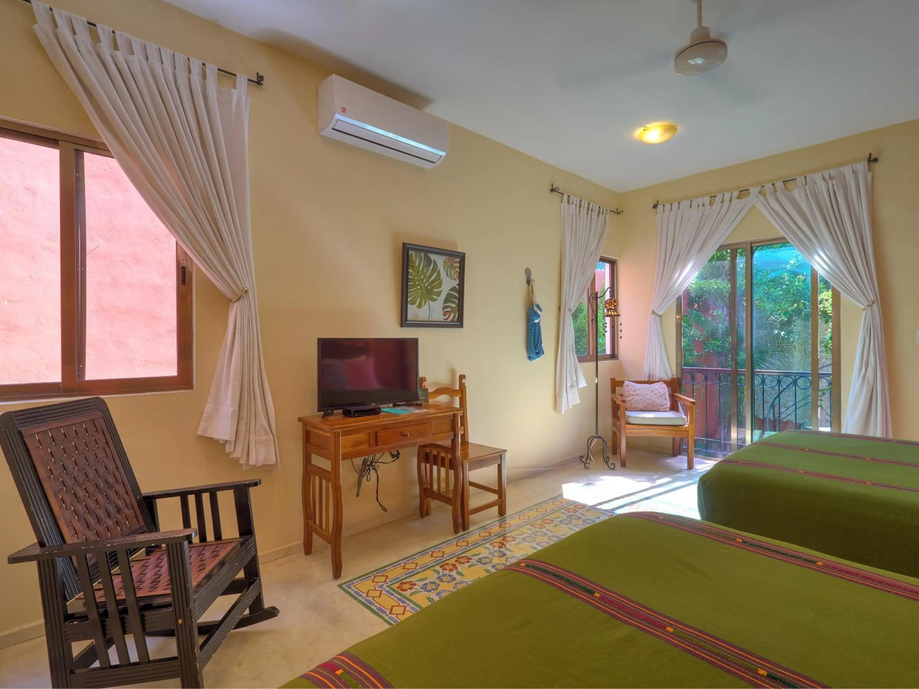 Bedroom in Casa Del Maya Bed & Breakfast