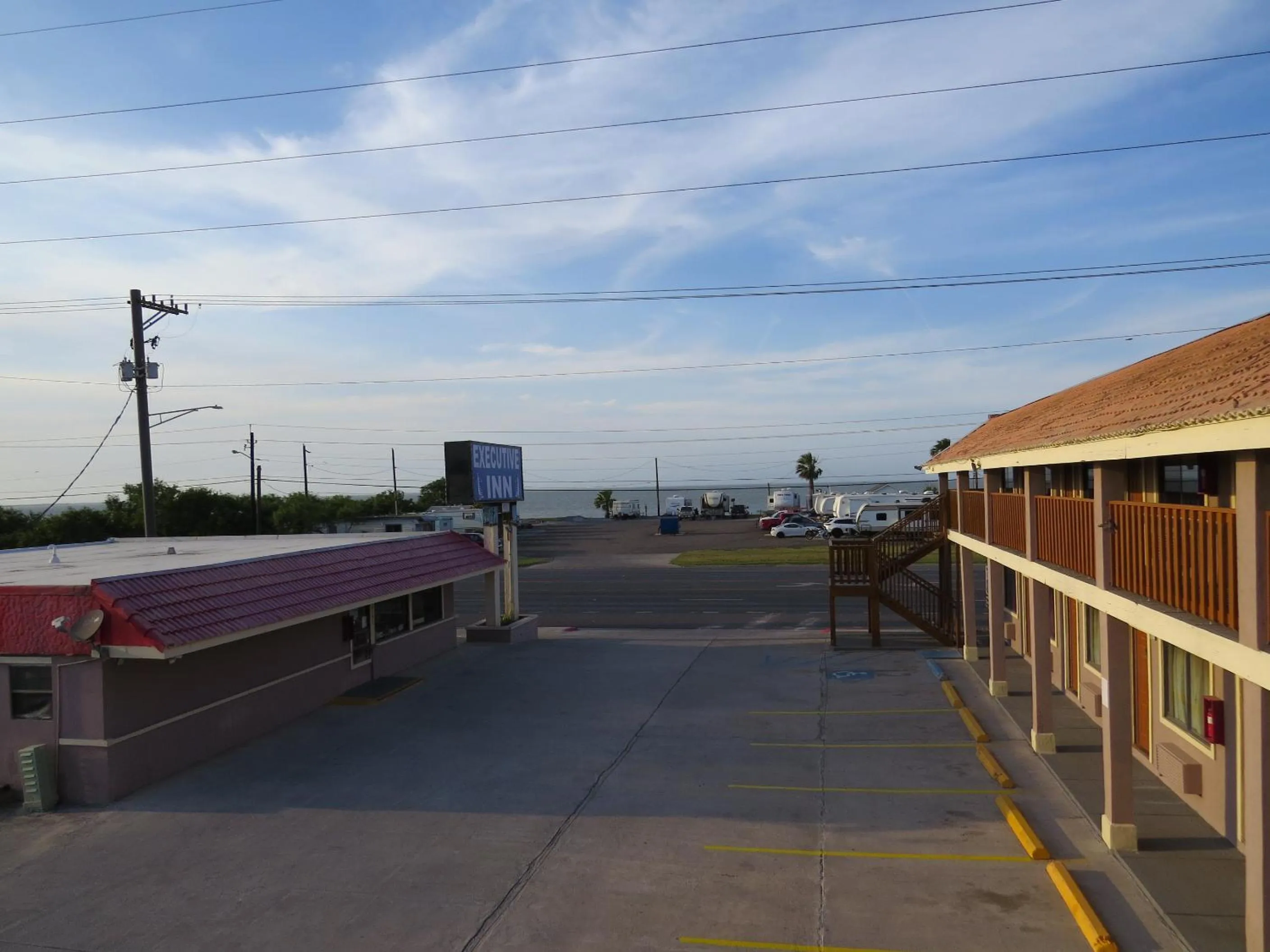 Property building in Executive Inn Laguna Vista