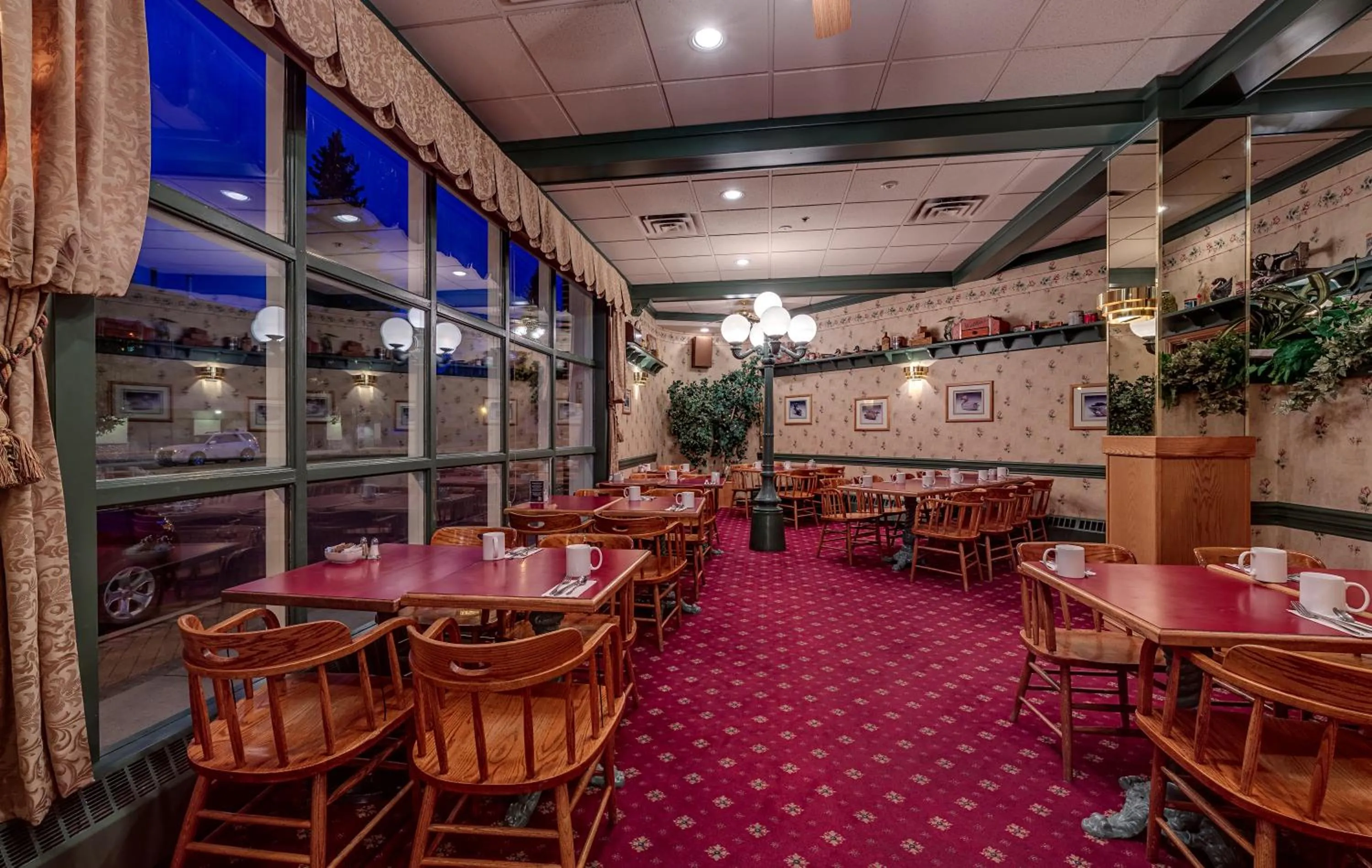 Restaurant/places to eat in Athabasca Hotel