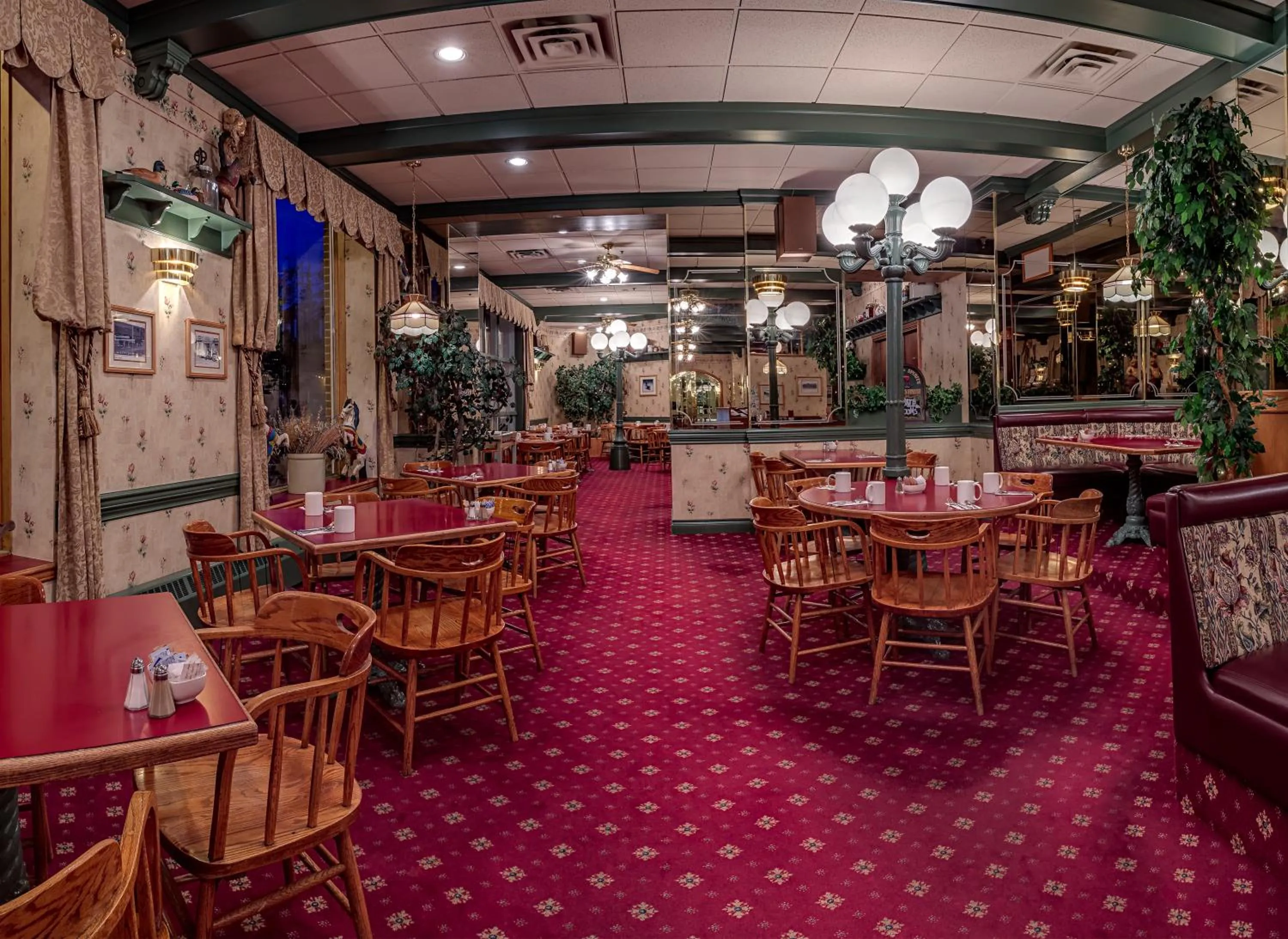 Restaurant/places to eat in Athabasca Hotel