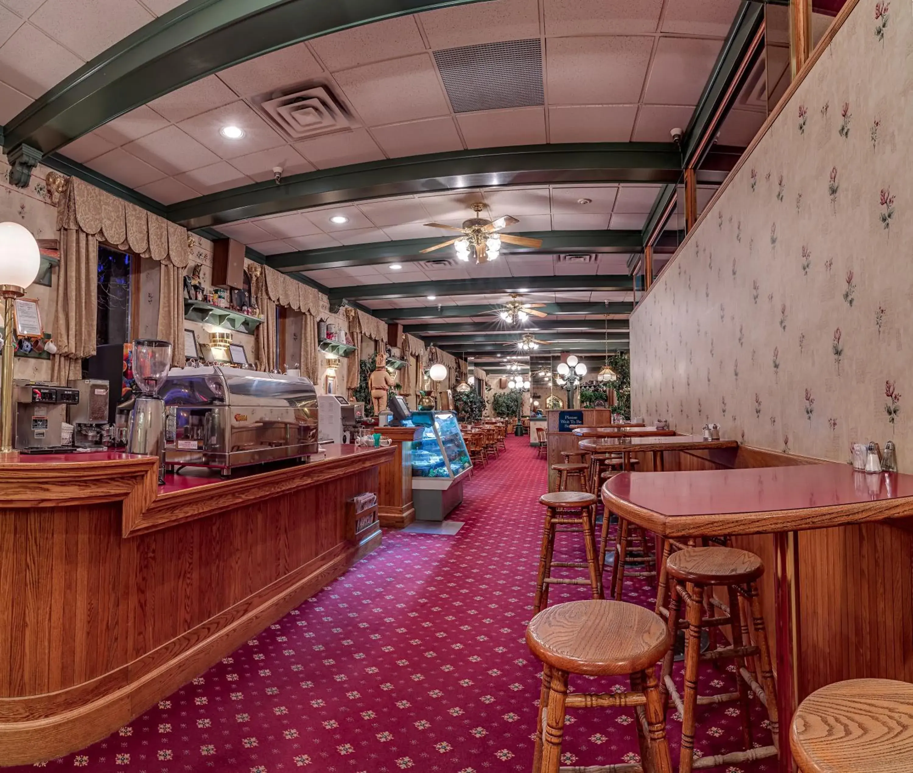 Restaurant/places to eat in Athabasca Hotel Restaurant/places to eat in Athabasca Hotel