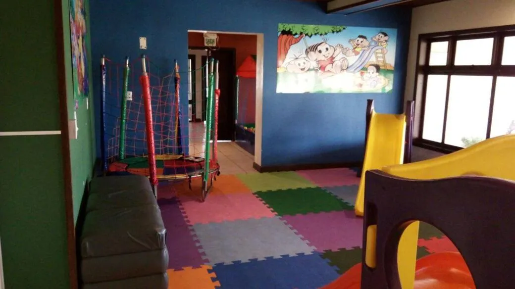 children in Hotel Araçá