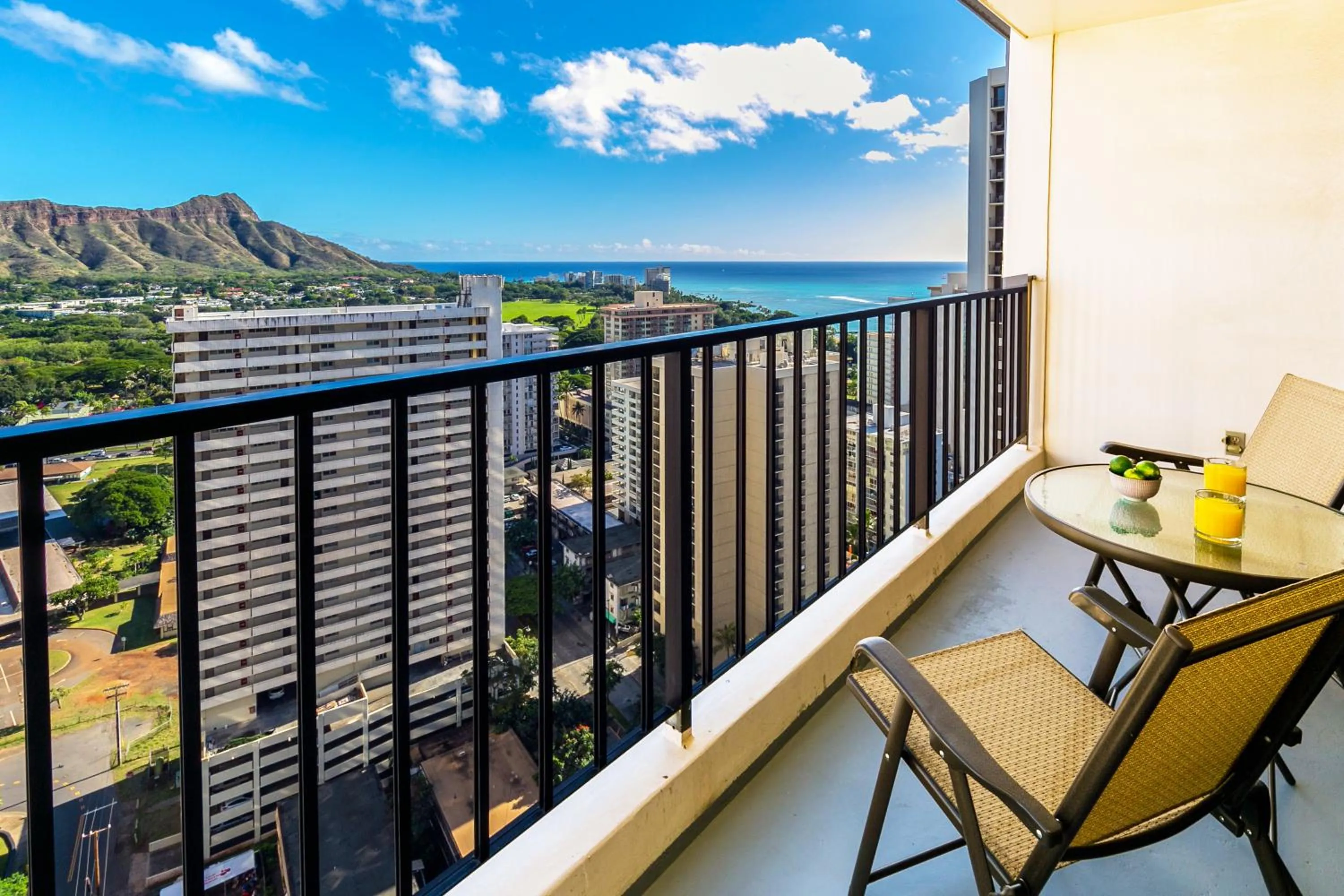 Balcony/Terrace in Diamond Head & Ocean View Gem Near Waikiki Beach, Parking's On Us