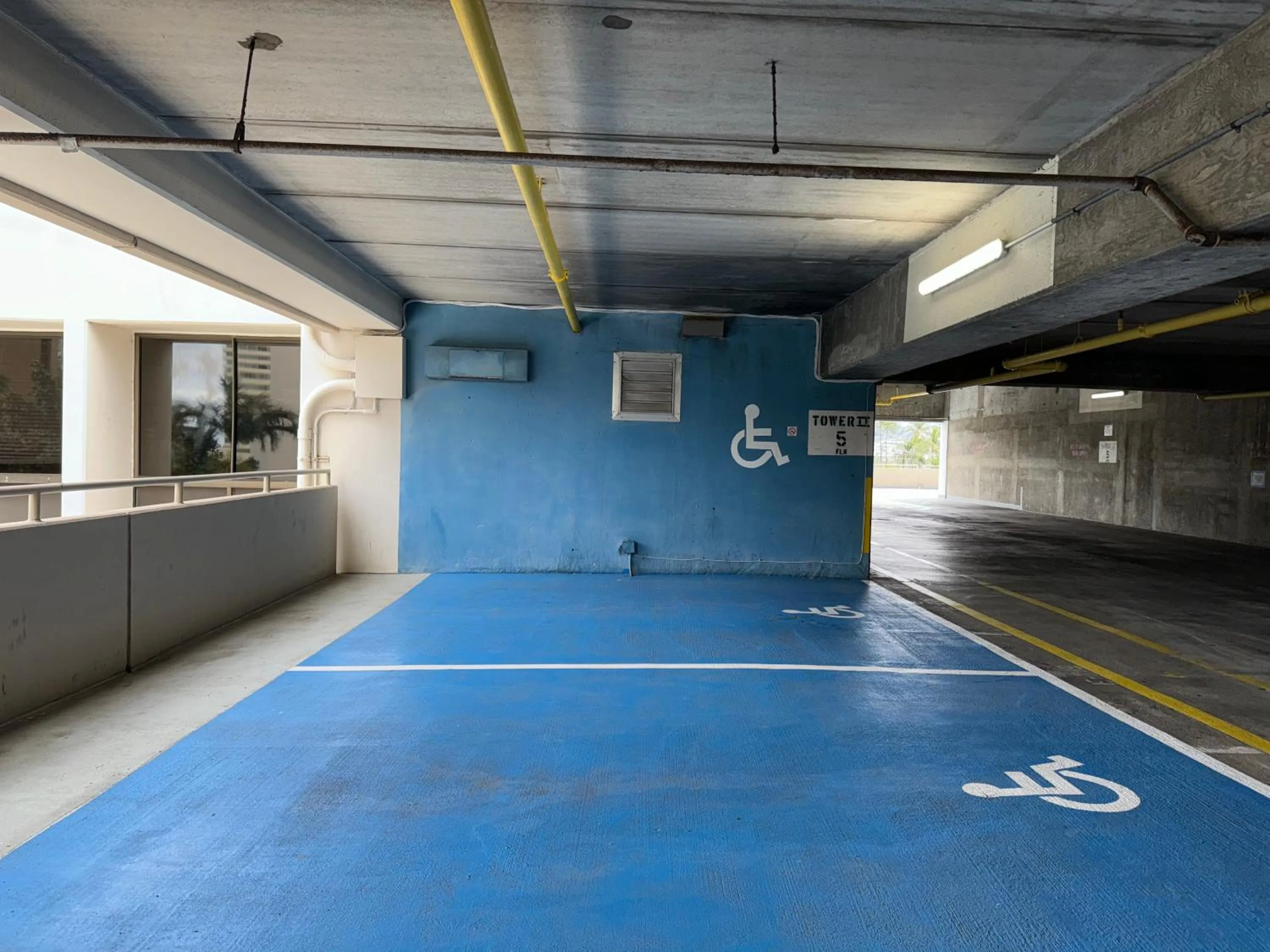 Facility for disabled guests in Diamond Head & Ocean View Gem Near Waikiki Beach, Parking's On Us