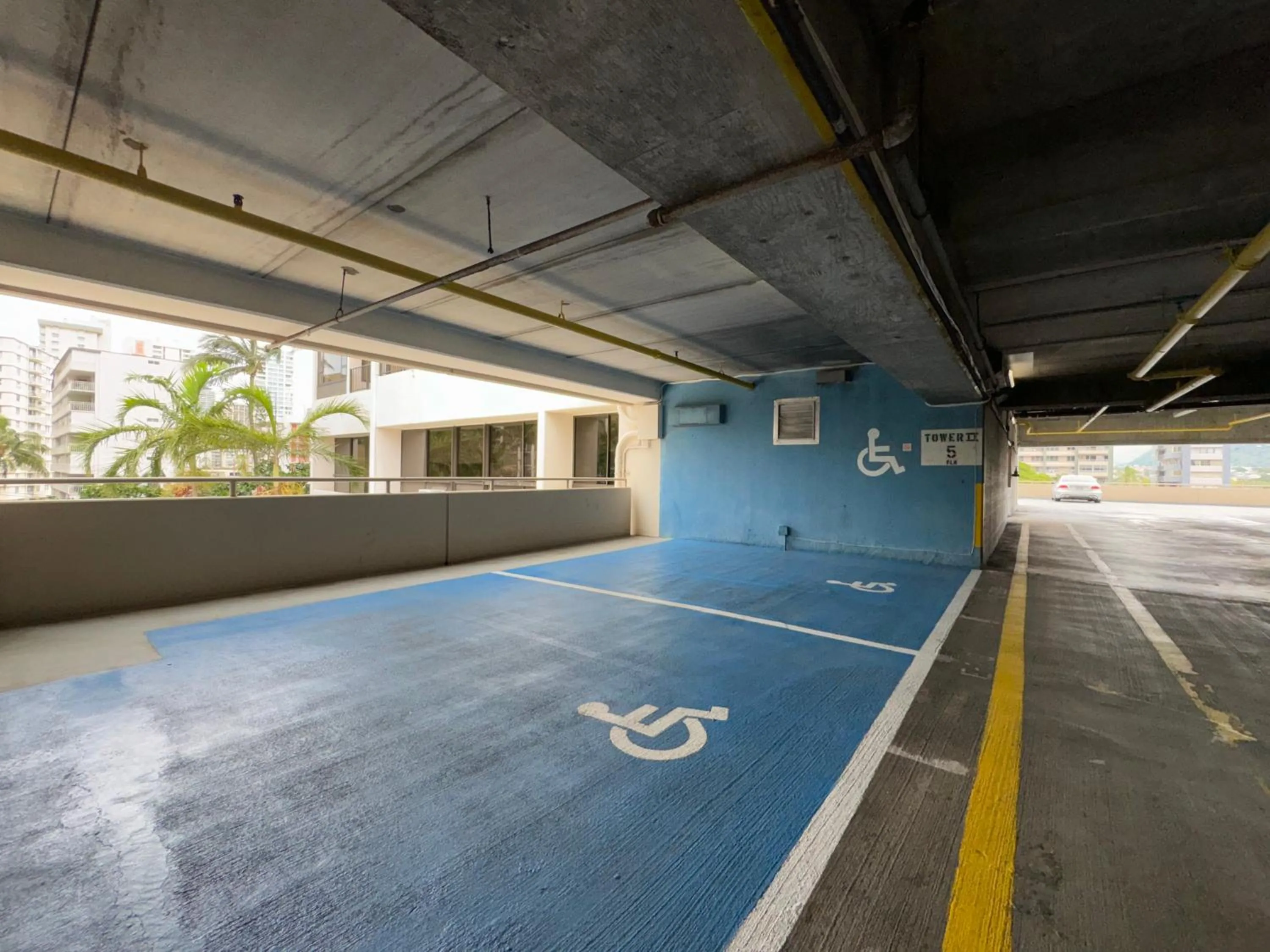 Facility for disabled guests in Diamond Head & Ocean View Gem Near Waikiki Beach, Parking's On Us