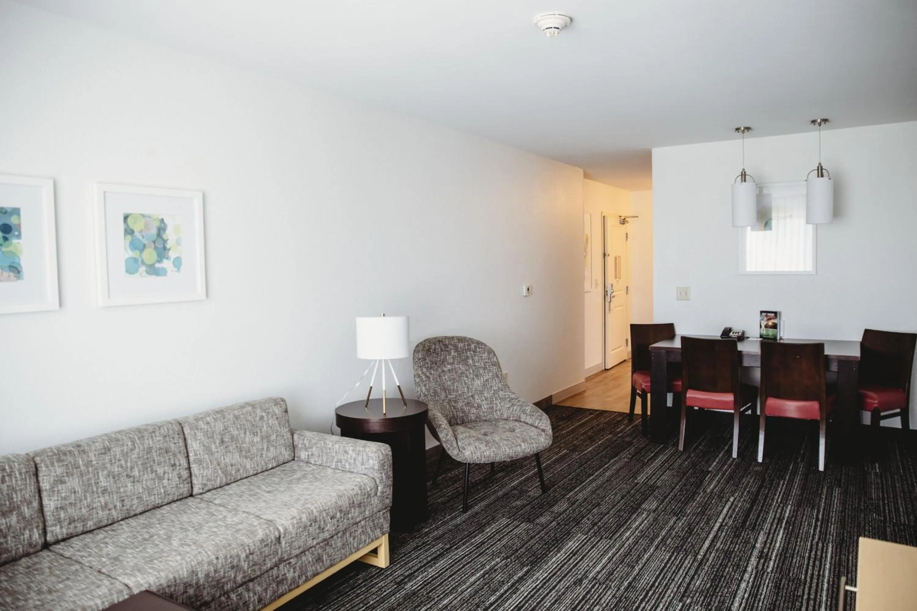 Living room in TownePlace Suites by Marriott Aberdeen