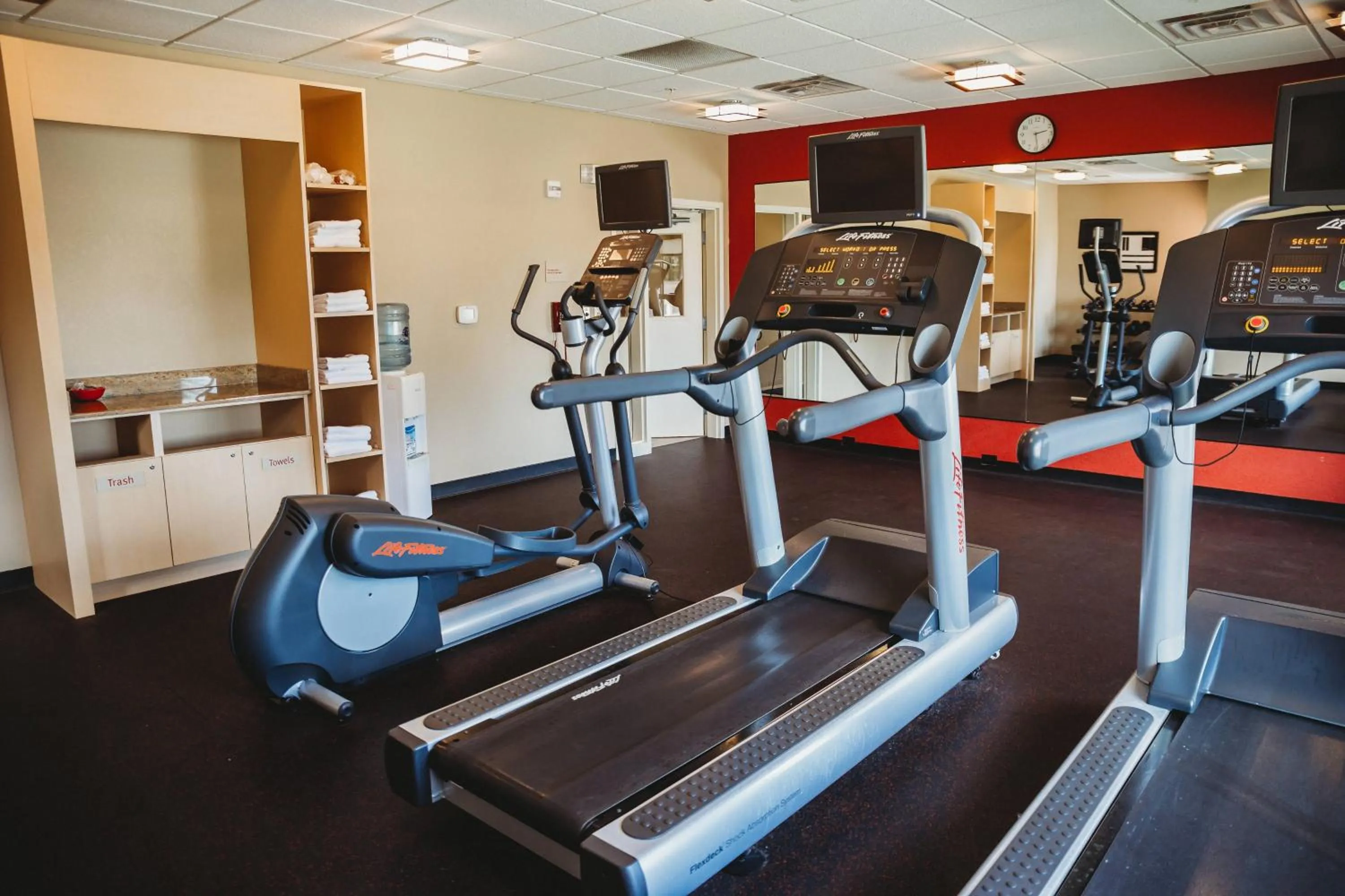 Fitness centre/facilities in TownePlace Suites by Marriott Aberdeen