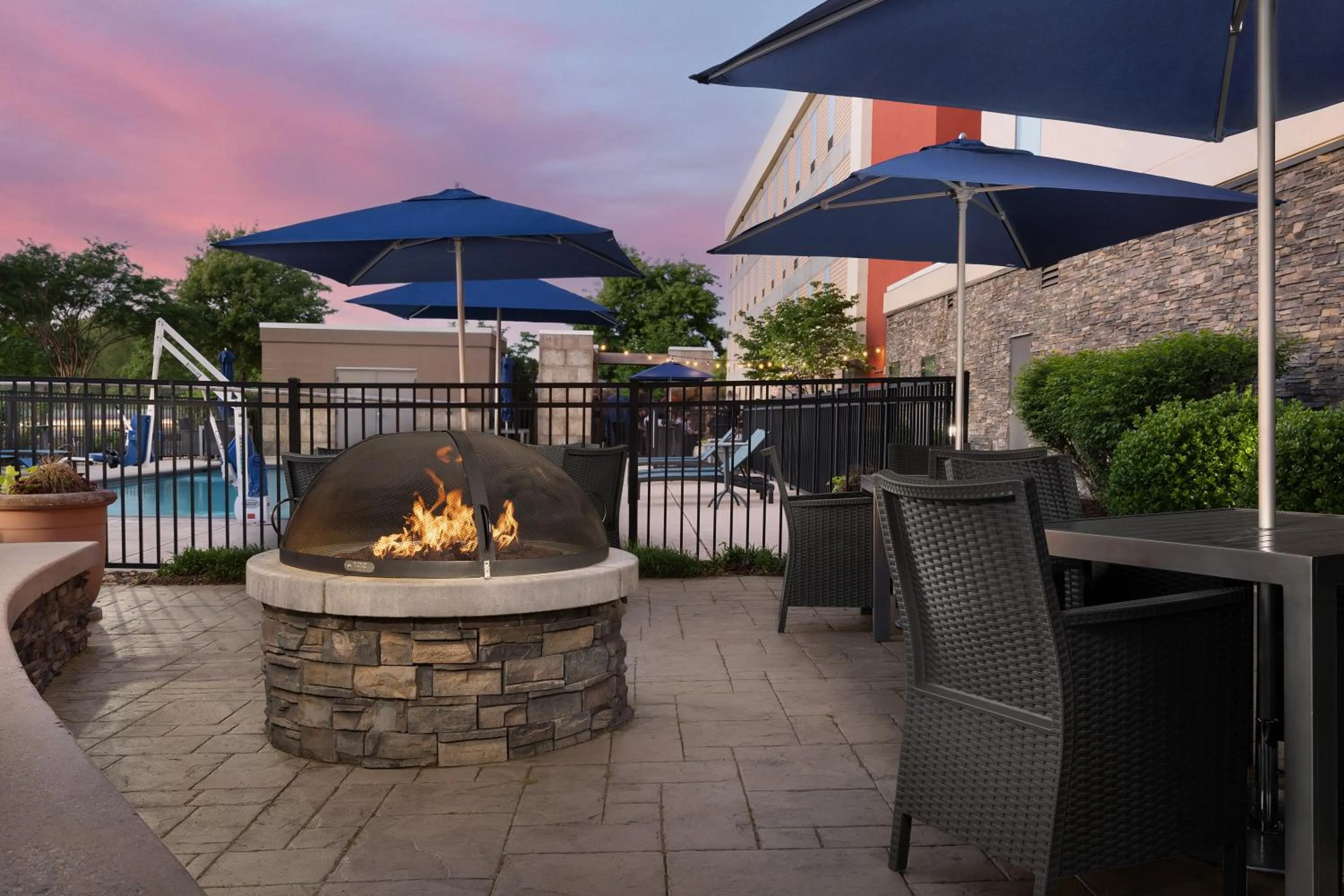 Patio in Hampton Inn & Suites Huntsville Research Park Area