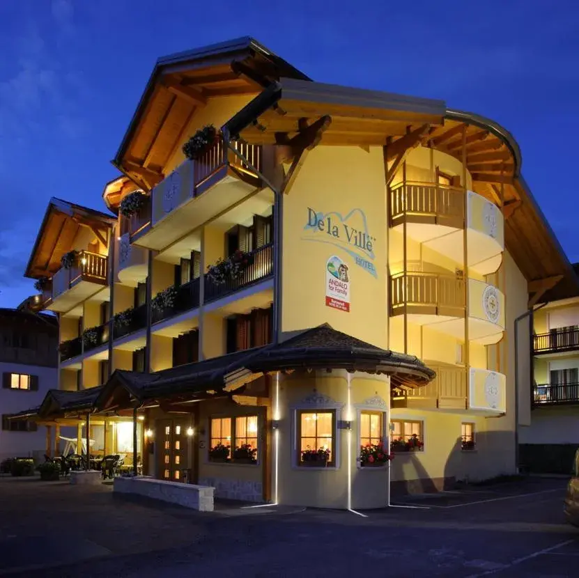 Hotel De la Ville Hotel De la Ville