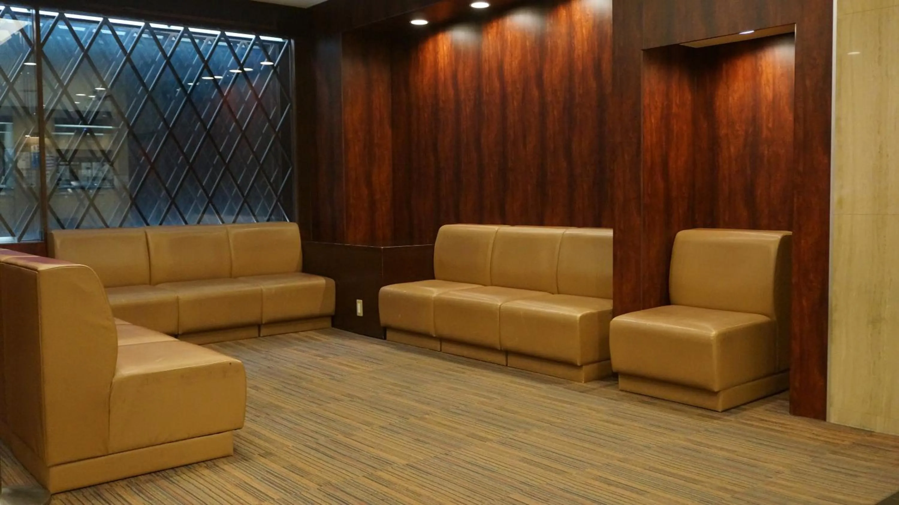 Lobby or reception in Osaka Teikoku Hotel