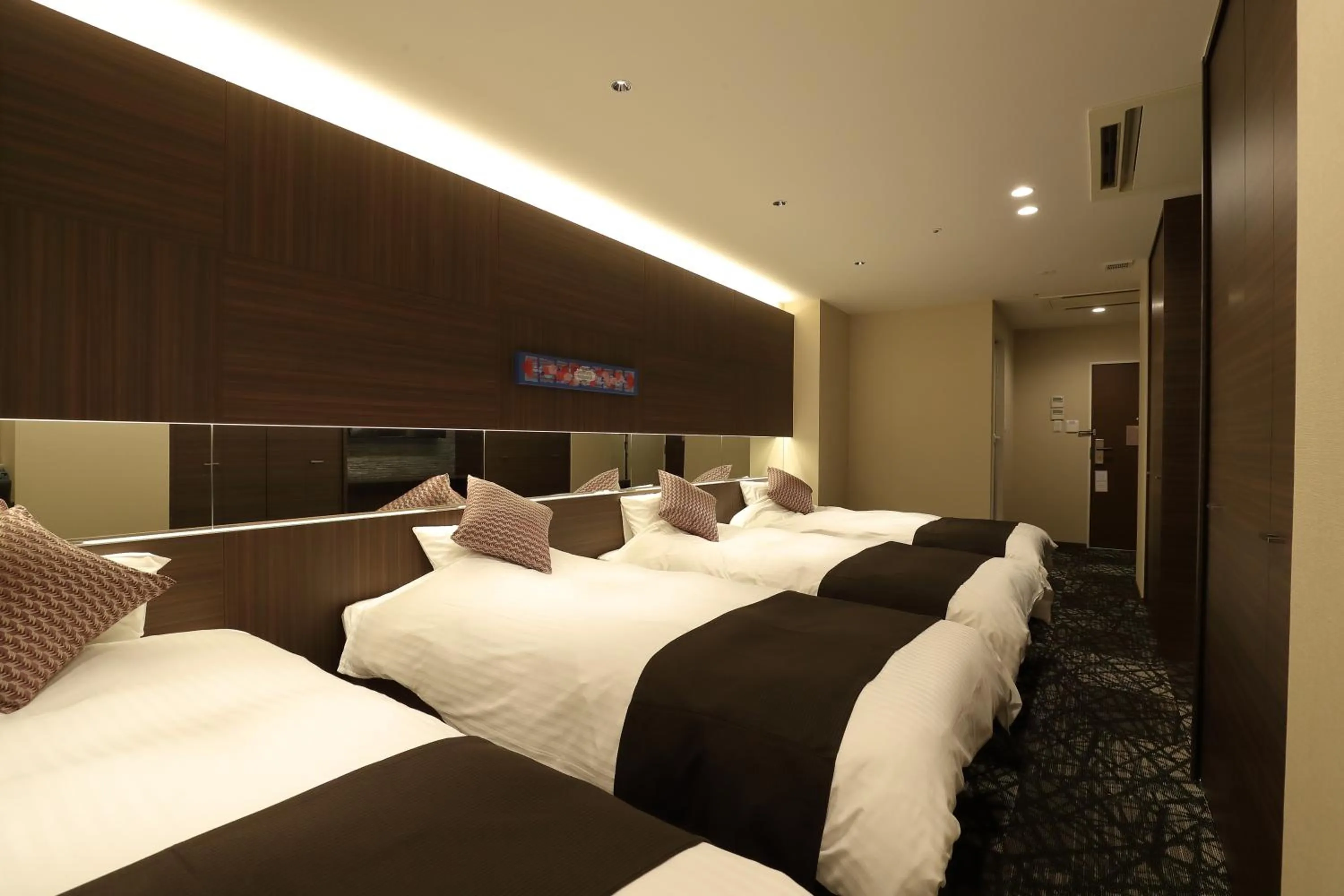 Bed in Osaka Teikoku Hotel