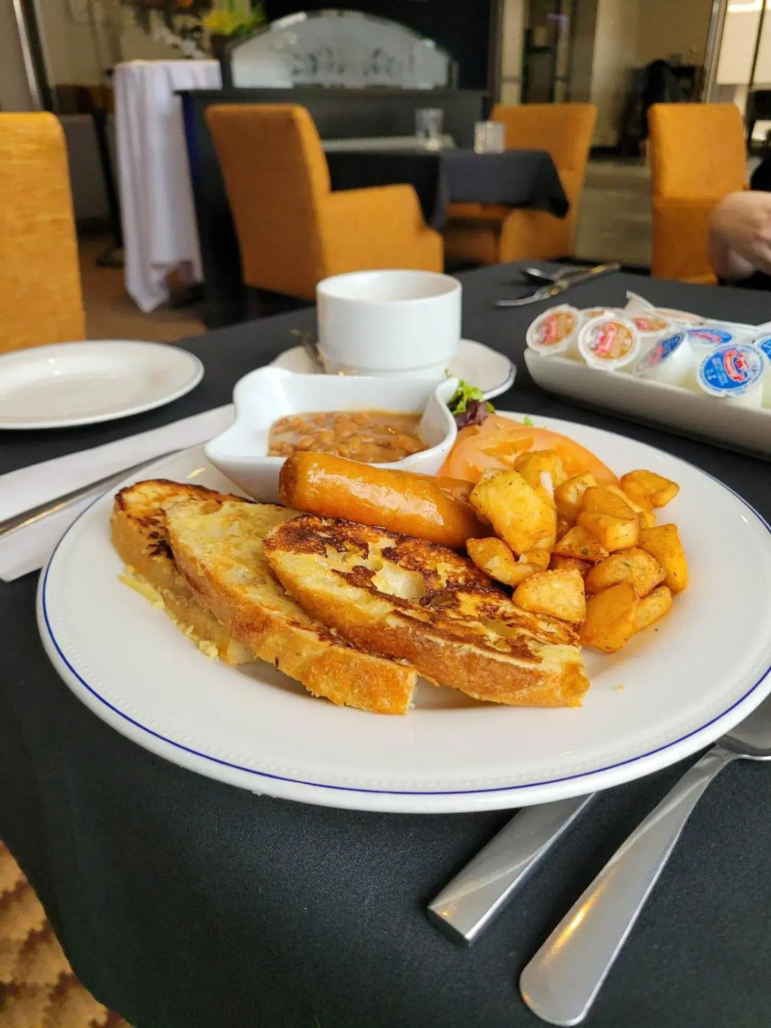 Breakfast in Travelodge by Wyndham Quebec City Hotel & Convention Centre Breakfast in Travelodge by Wyndham Quebec City Hotel & Convention Centre