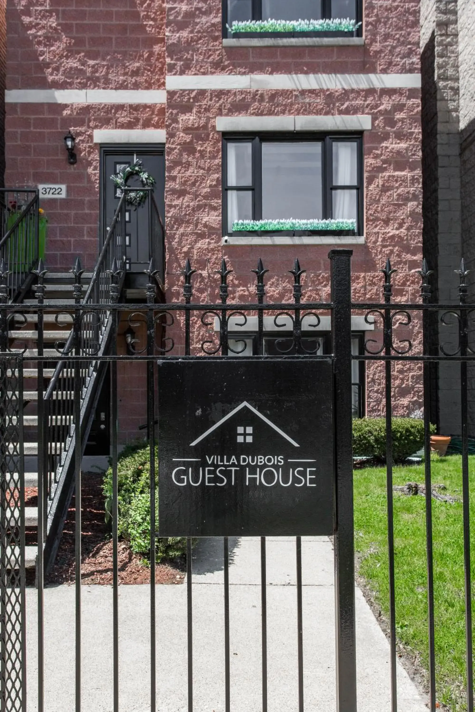 Facade/entrance in Villa Dubois Guest House Facade/entrance in Villa Dubois Guest House