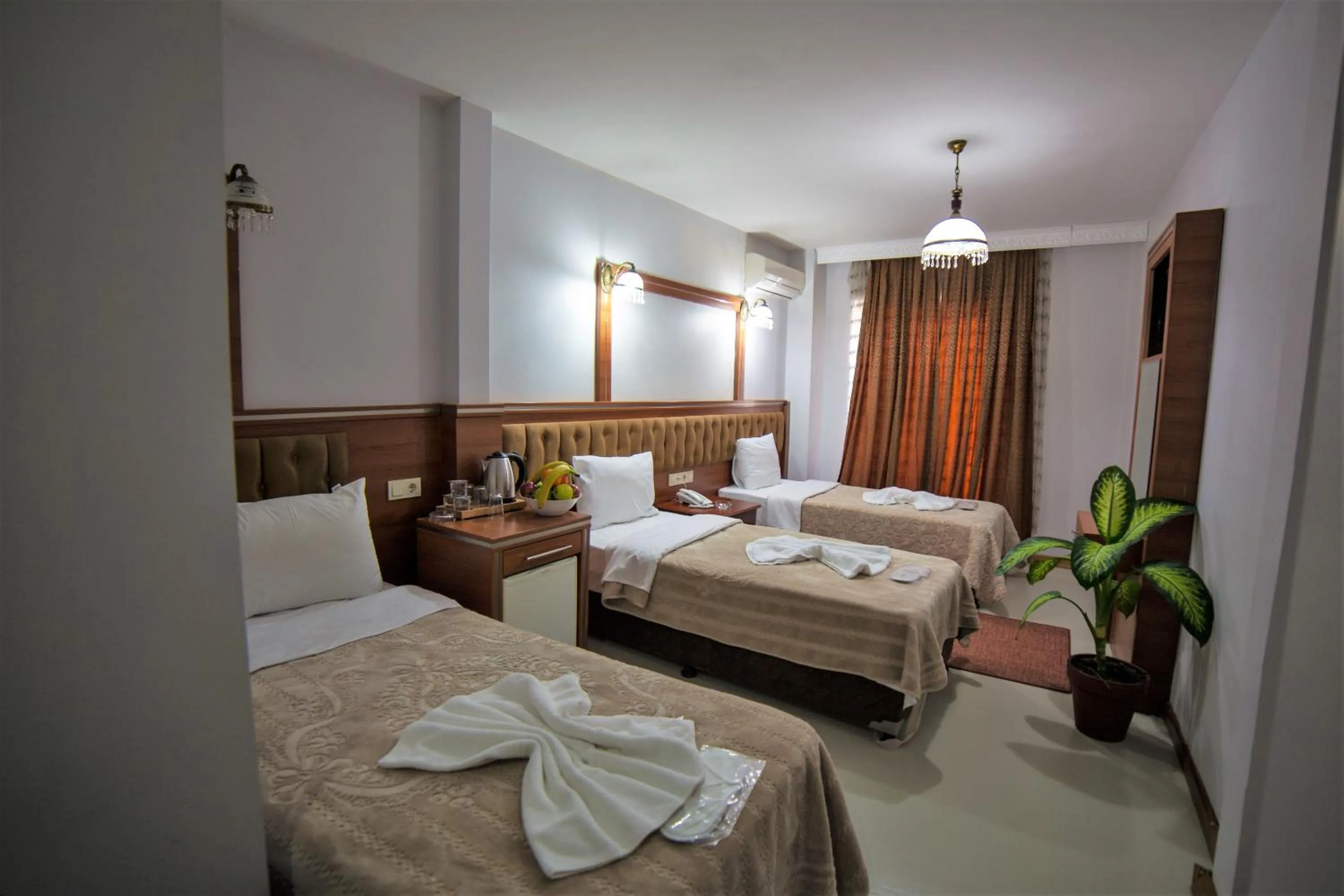 Photo of the whole room, Bed in istanbul duhok hotel