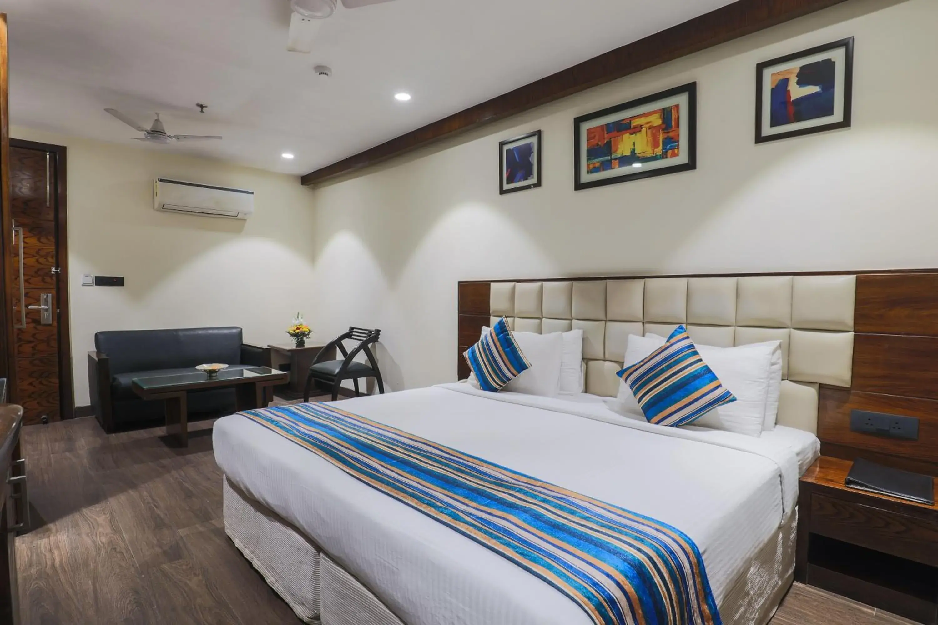 Suite in Hotel Bluestone Nehru Place by The Cosy Hotels Suite in Hotel Bluestone Nehru Place by The Cosy Hotels