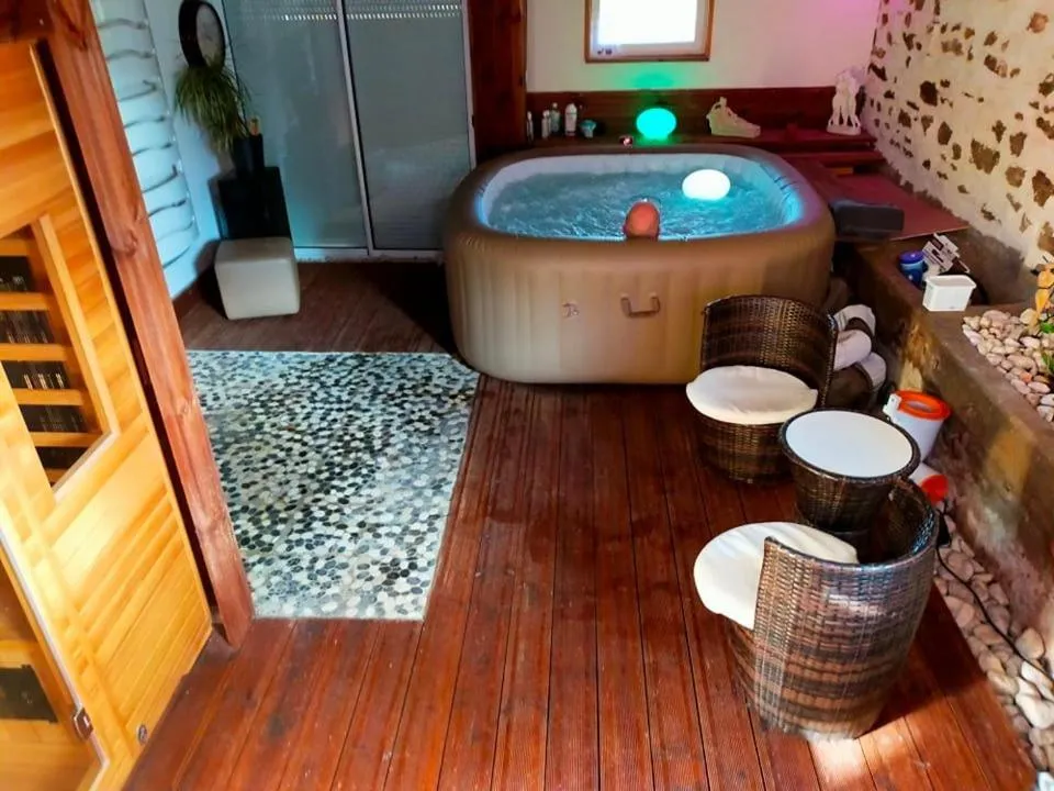 Spa and wellness centre/facilities in Domaine de cyrcé