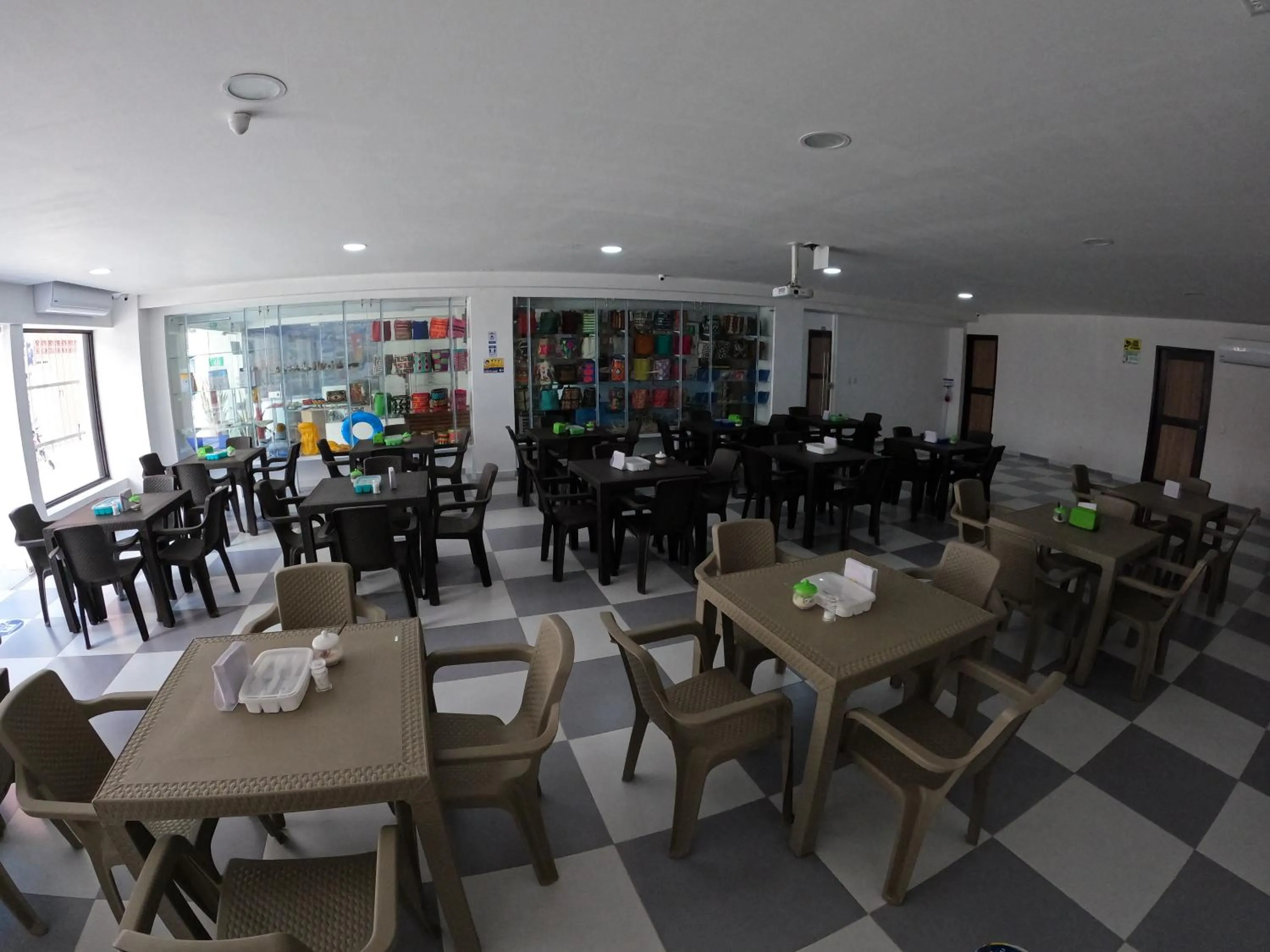 Restaurant/places to eat in Hotel El Olimpo