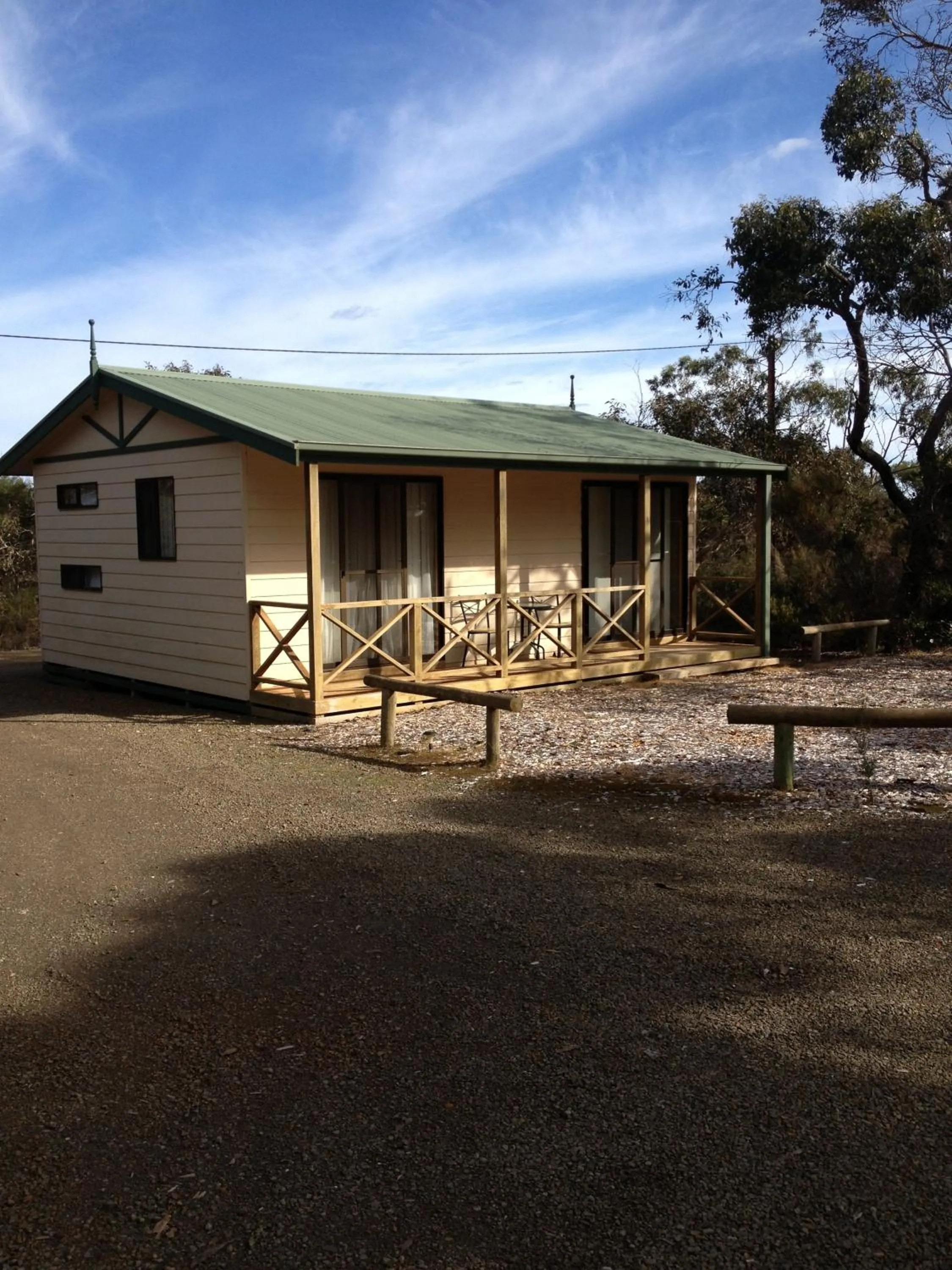 Parndana Hotel Cabins