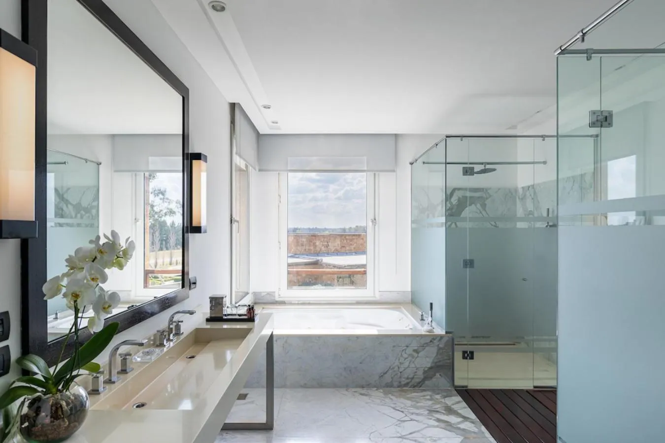 Shower in Sofitel La Reserva Cardales