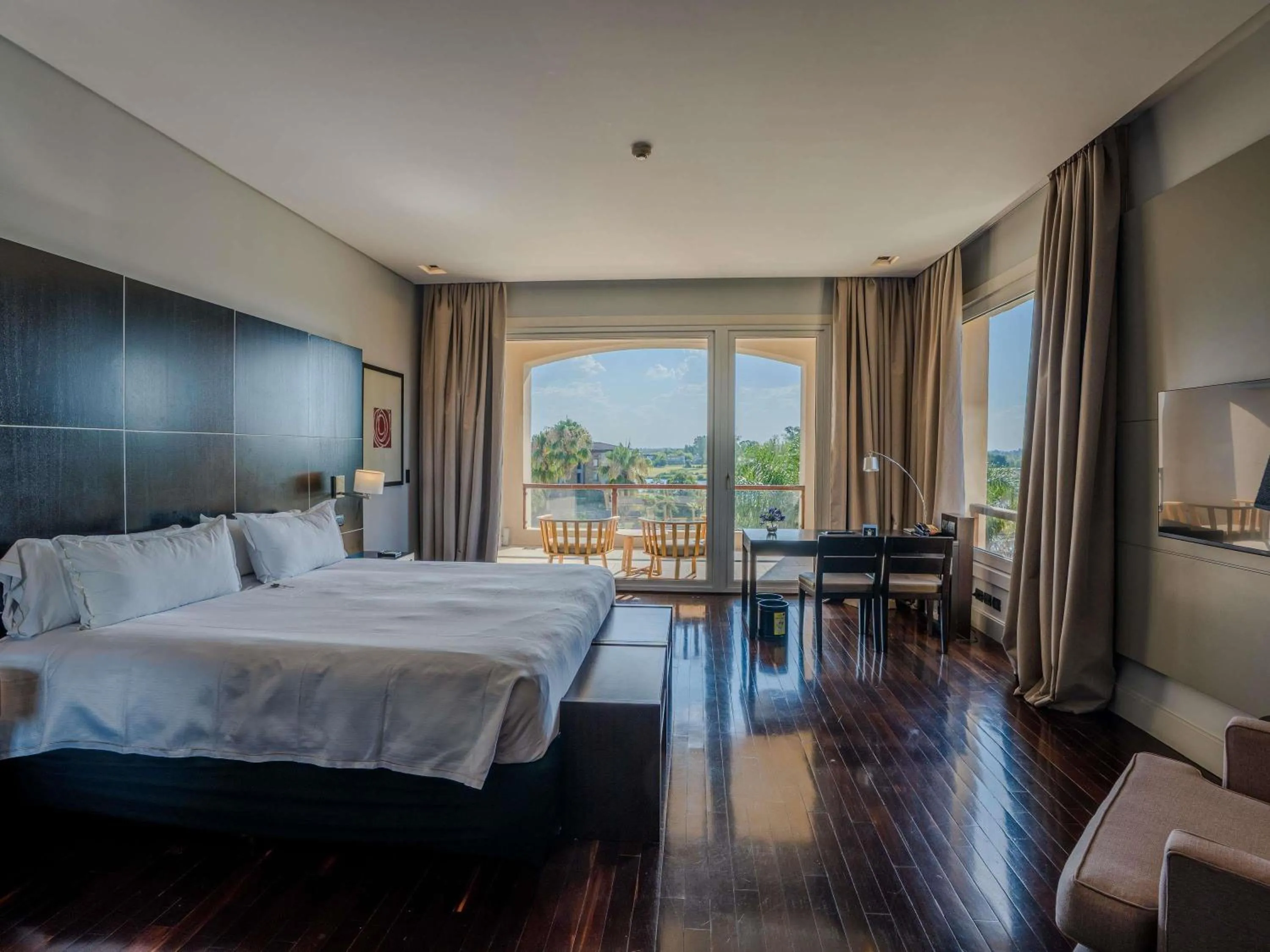 Bedroom, Bed in Sofitel La Reserva Cardales