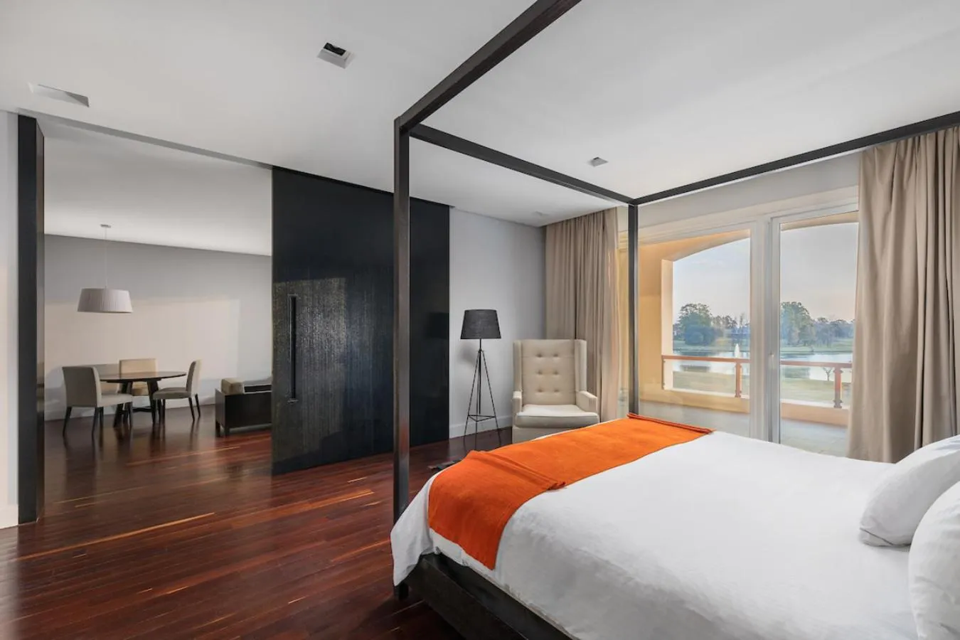 Bed in Sofitel La Reserva Cardales