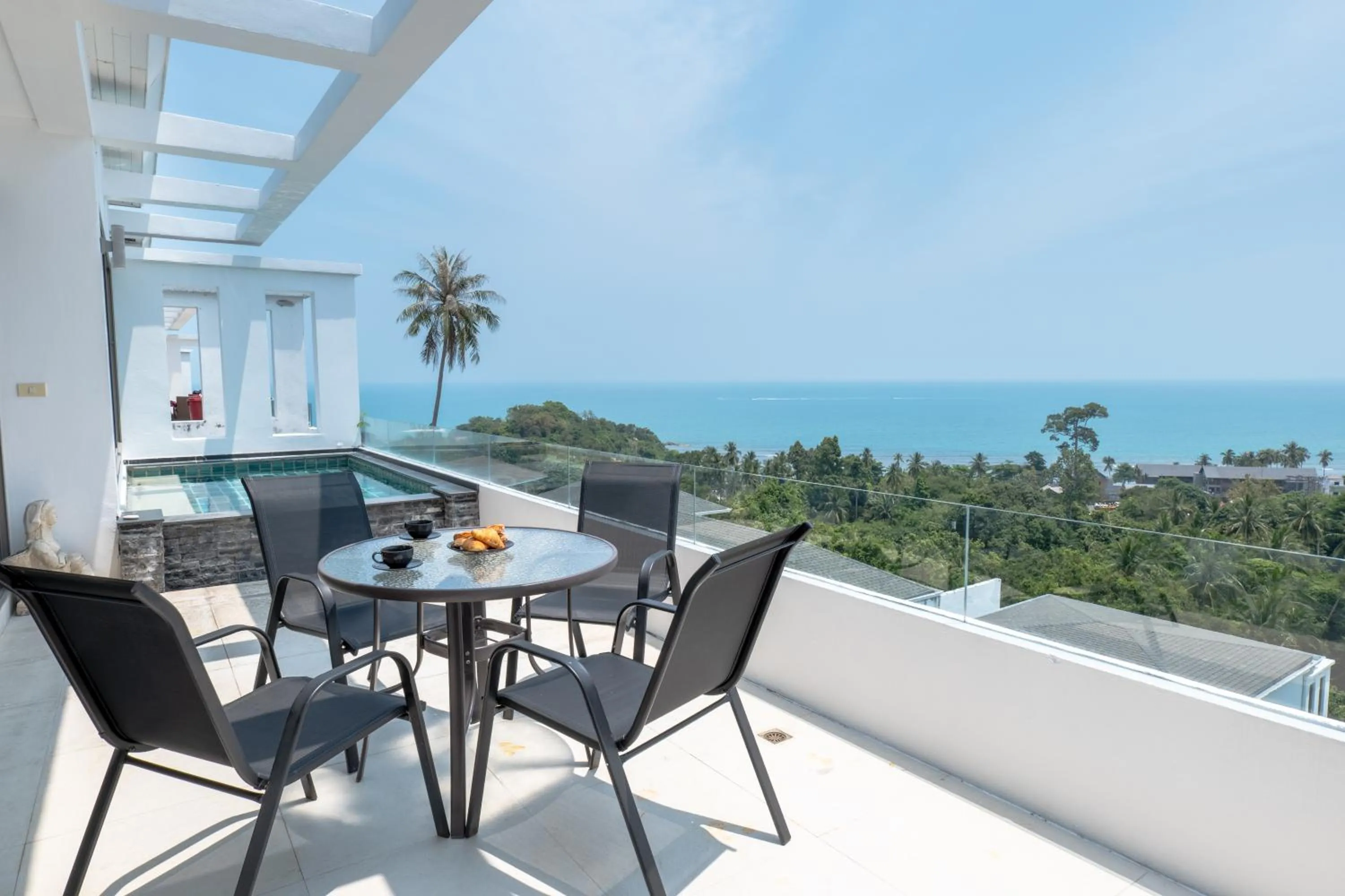 Tropical Sea View Residence