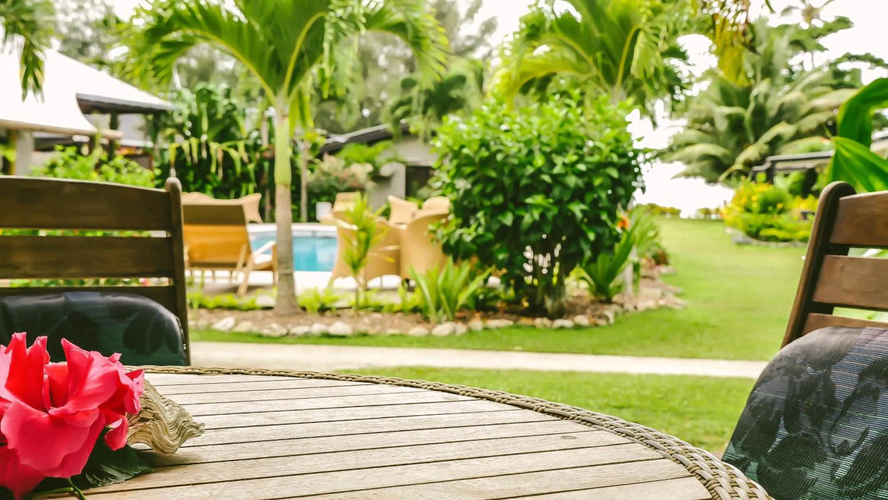 Garden in Muri Beach Resort